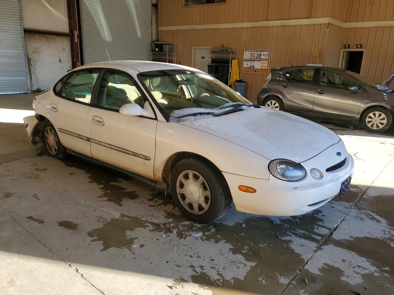 1996 Ford Taurus Gl White vin: 1FALP52UXTA241820