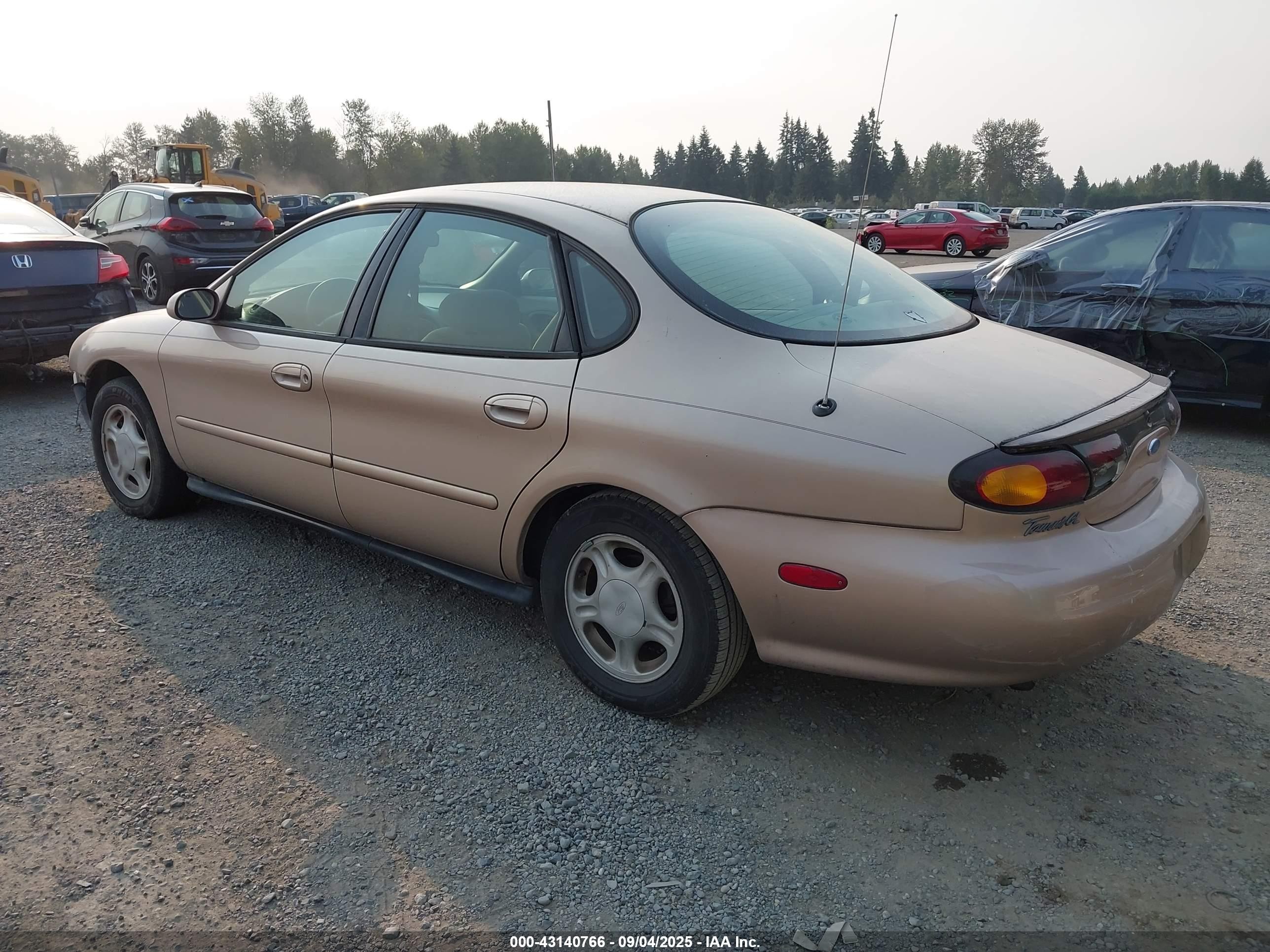 1996 Ford Taurus Gl Tan vin: 1FALP52UXTG106219