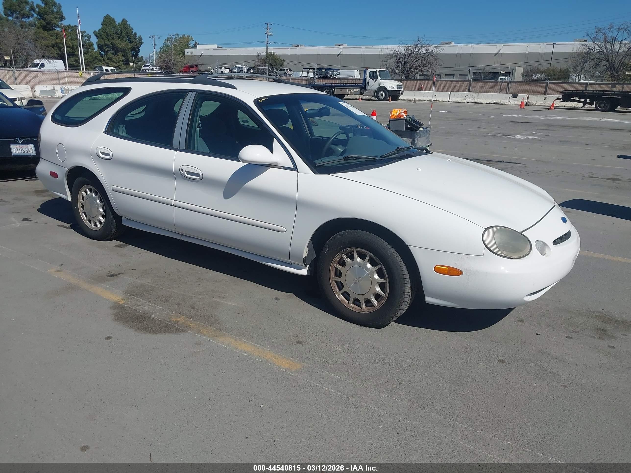 1996 Ford Taurus Lx Белый vin: 1FALP58S5TA194573