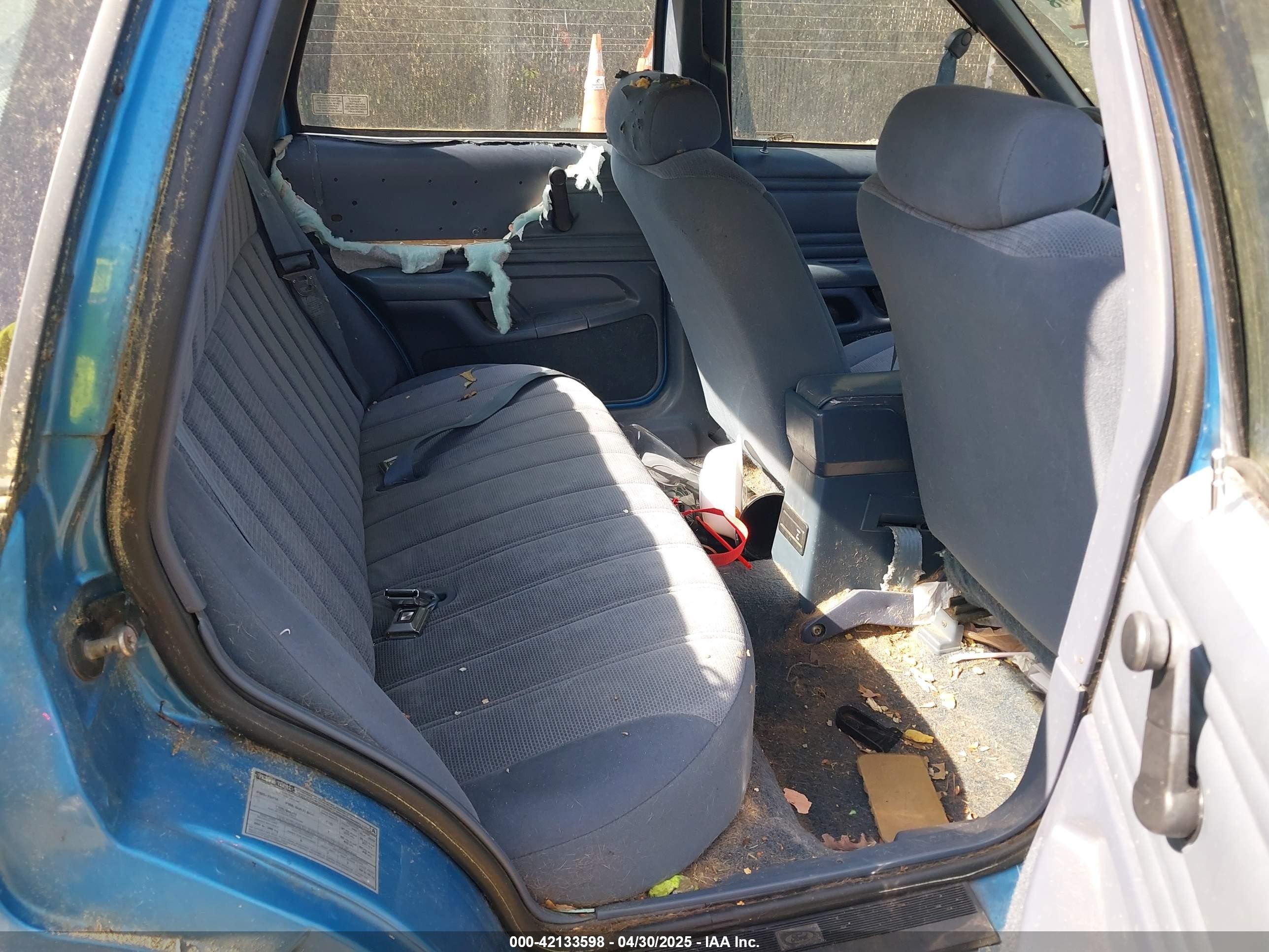 1992 Ford Tempo Gl Blue vin: 1FAPP36U6NK188935
