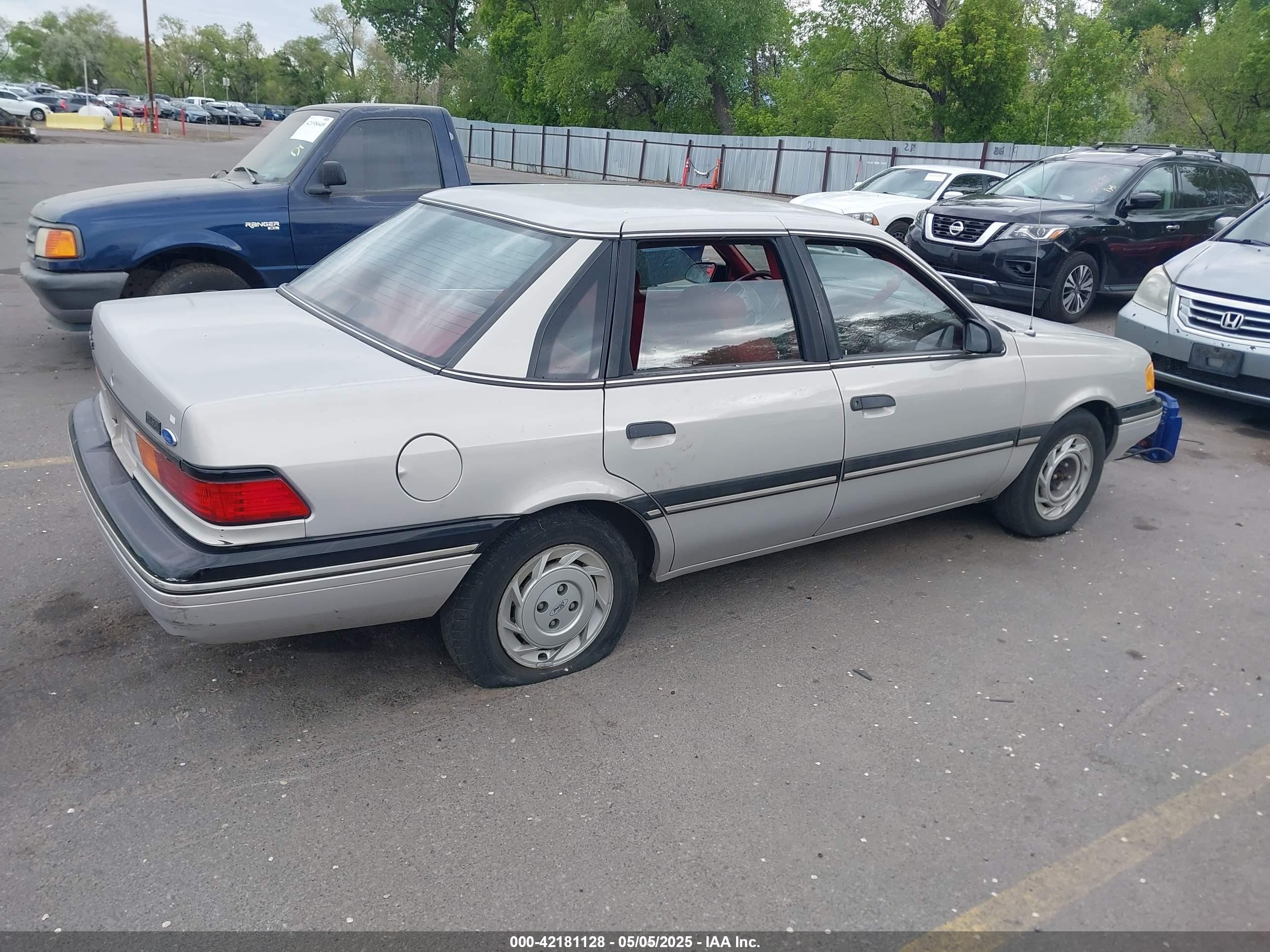 1991 Ford Tempo Gl Серебряный vin: 1FAPP36X1MK176653