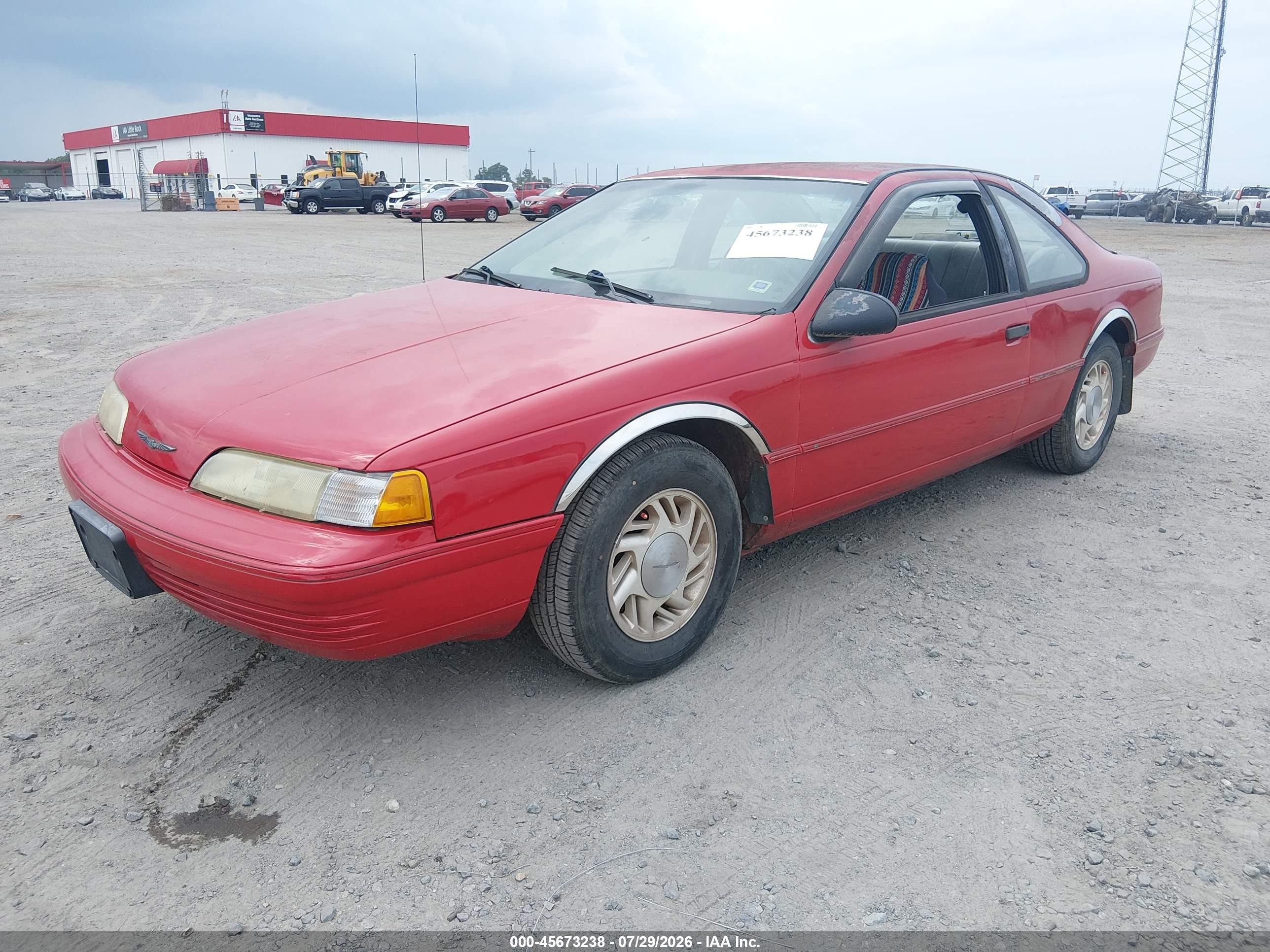 1992 Ford Thunderbird   Red vin: 1FAPP6040NH156280