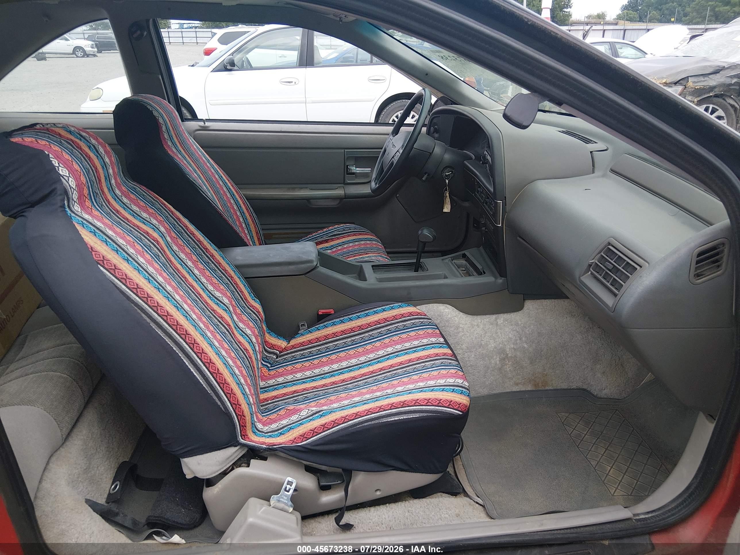 1992 Ford Thunderbird   Red vin: 1FAPP6040NH156280