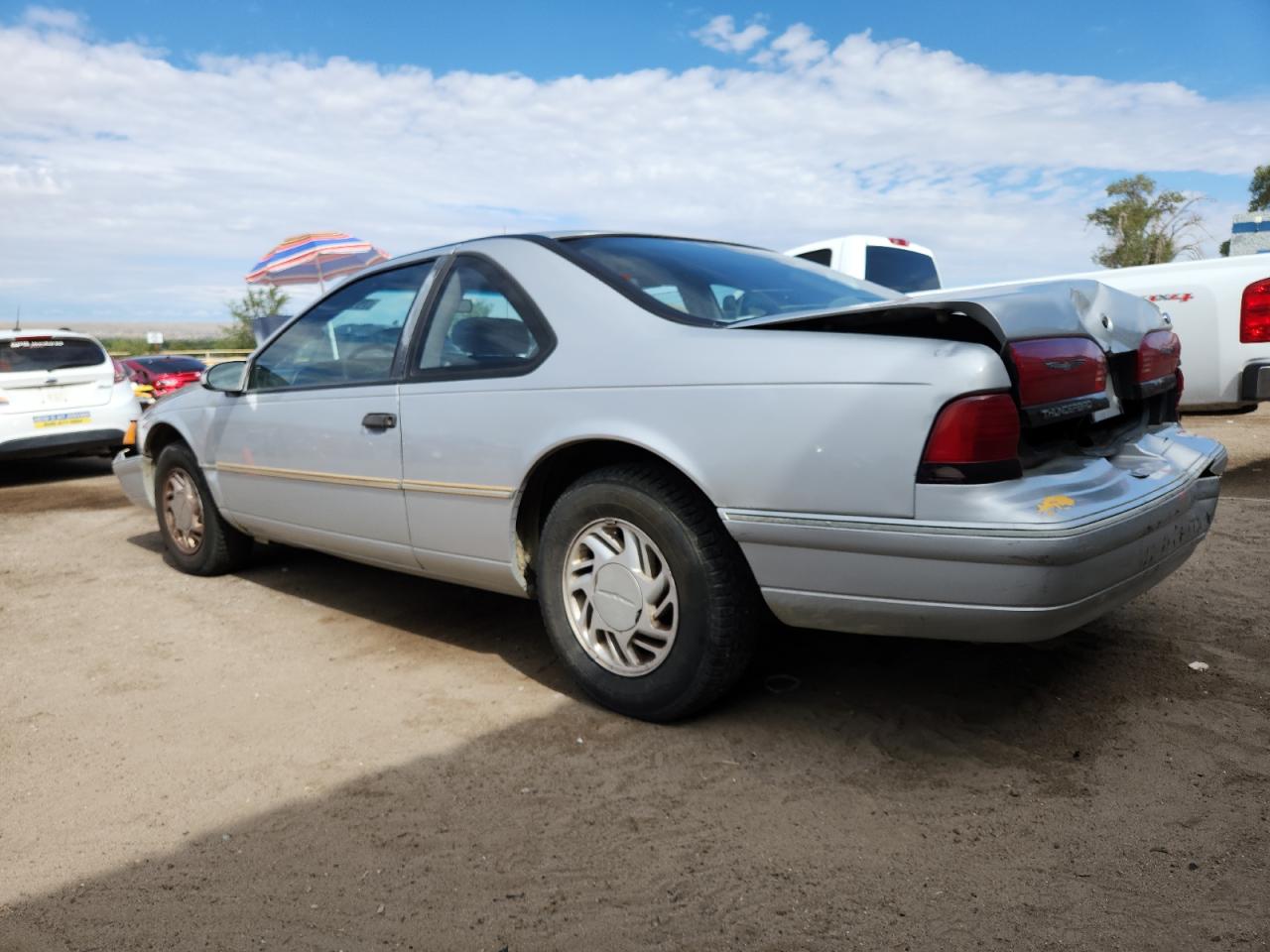 1992 Ford Thunderbird Silver vin: 1FAPP6043NH147699