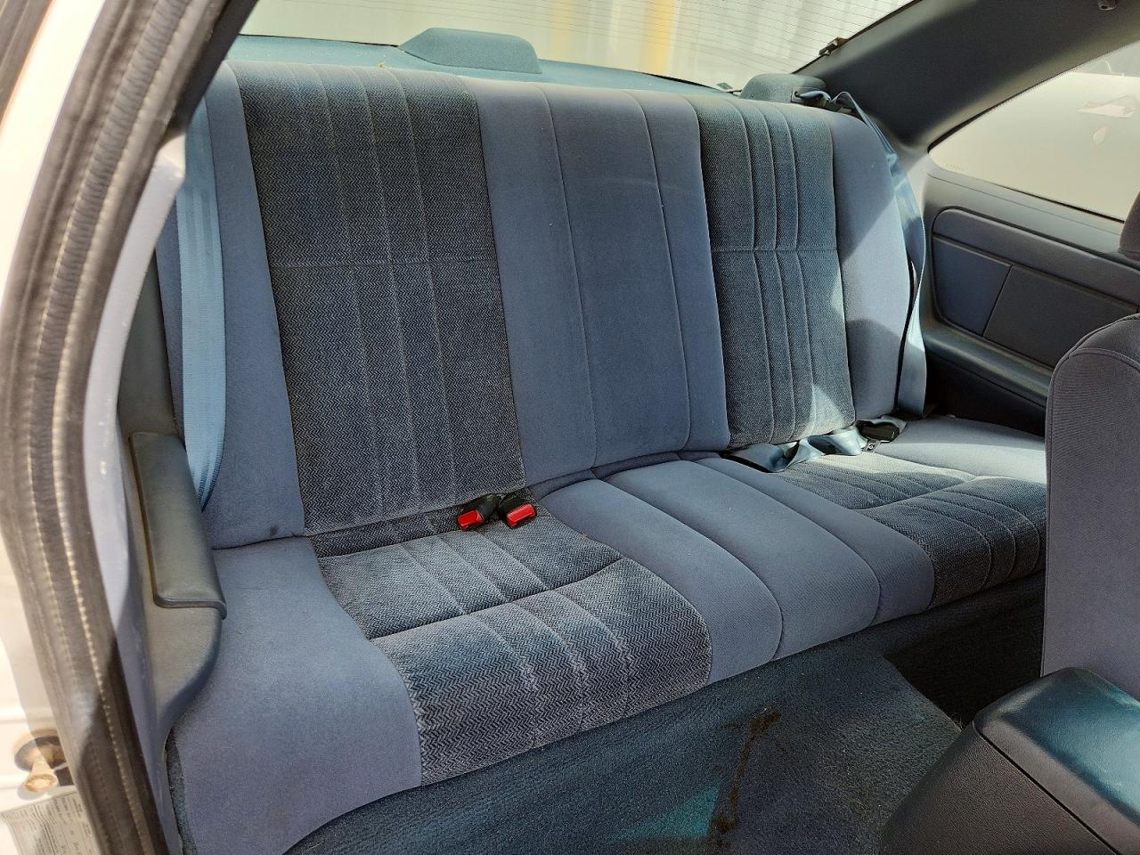 1992 Ford Thunderbird White vin: 1FAPP60T8NH175926