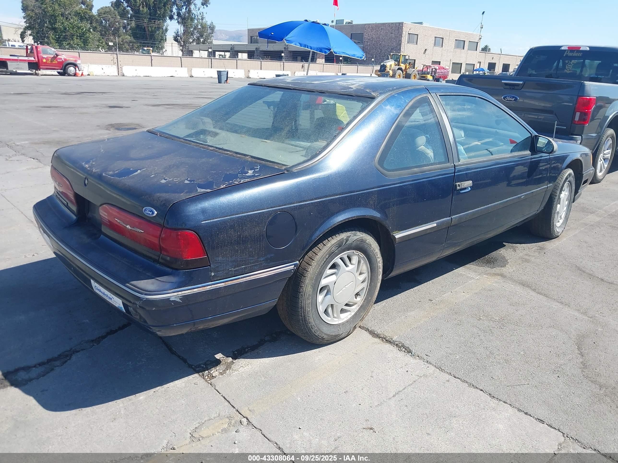 1992 Ford Thunderbird Lx Blue vin: 1FAPP6243NH177766