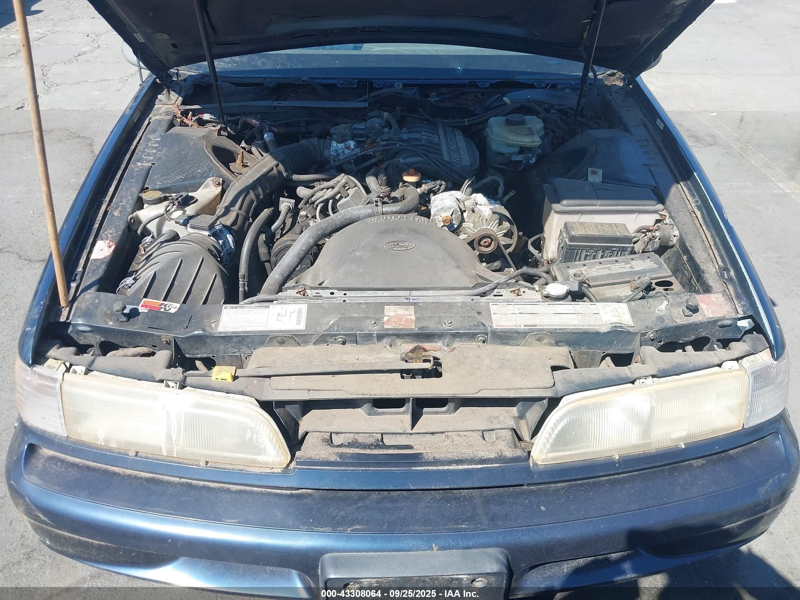 1992 Ford Thunderbird Lx Blue vin: 1FAPP6243NH177766