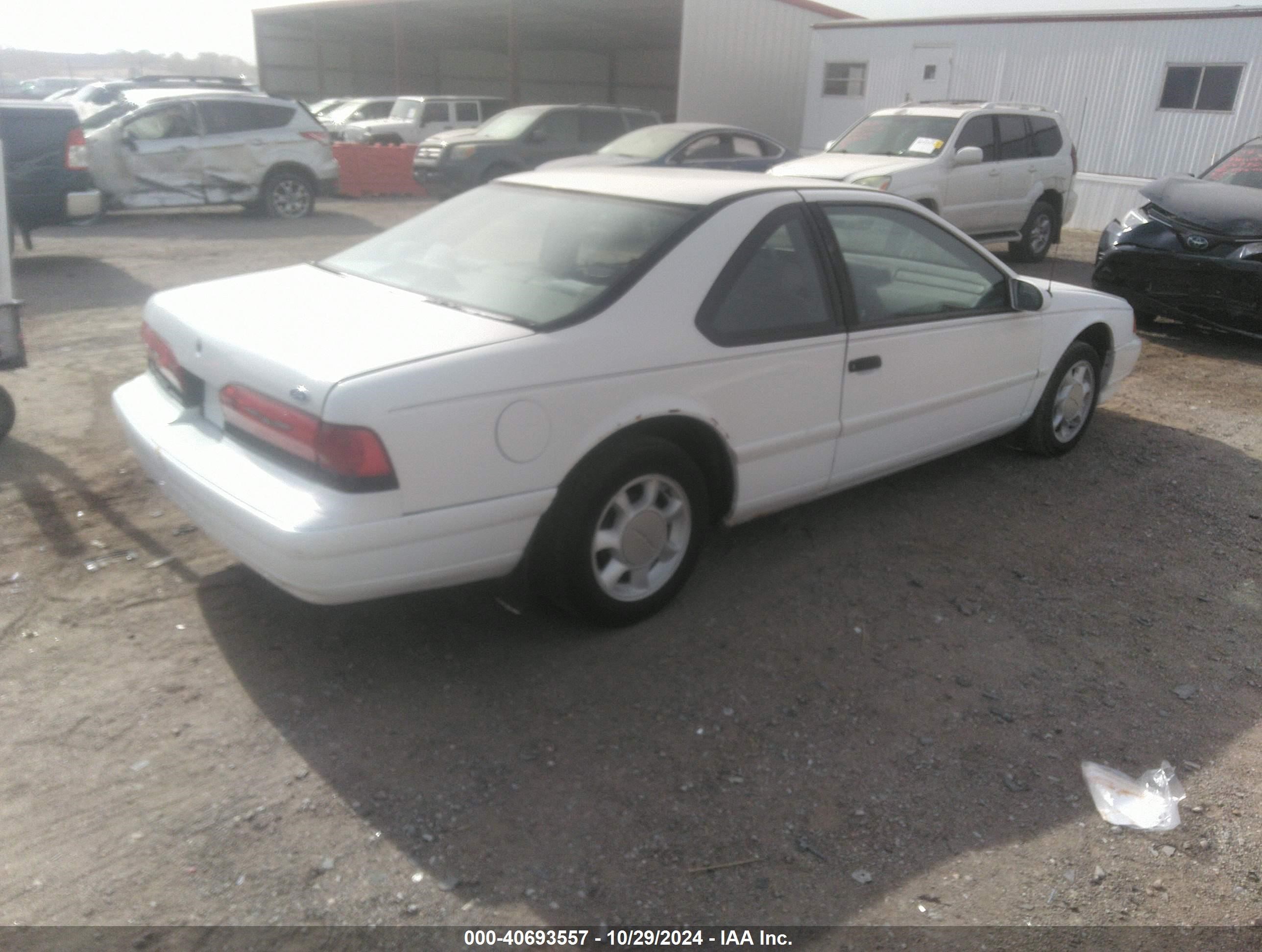 1993 Ford Thunderbird Lx White vin: 1FAPP6247PH147401
