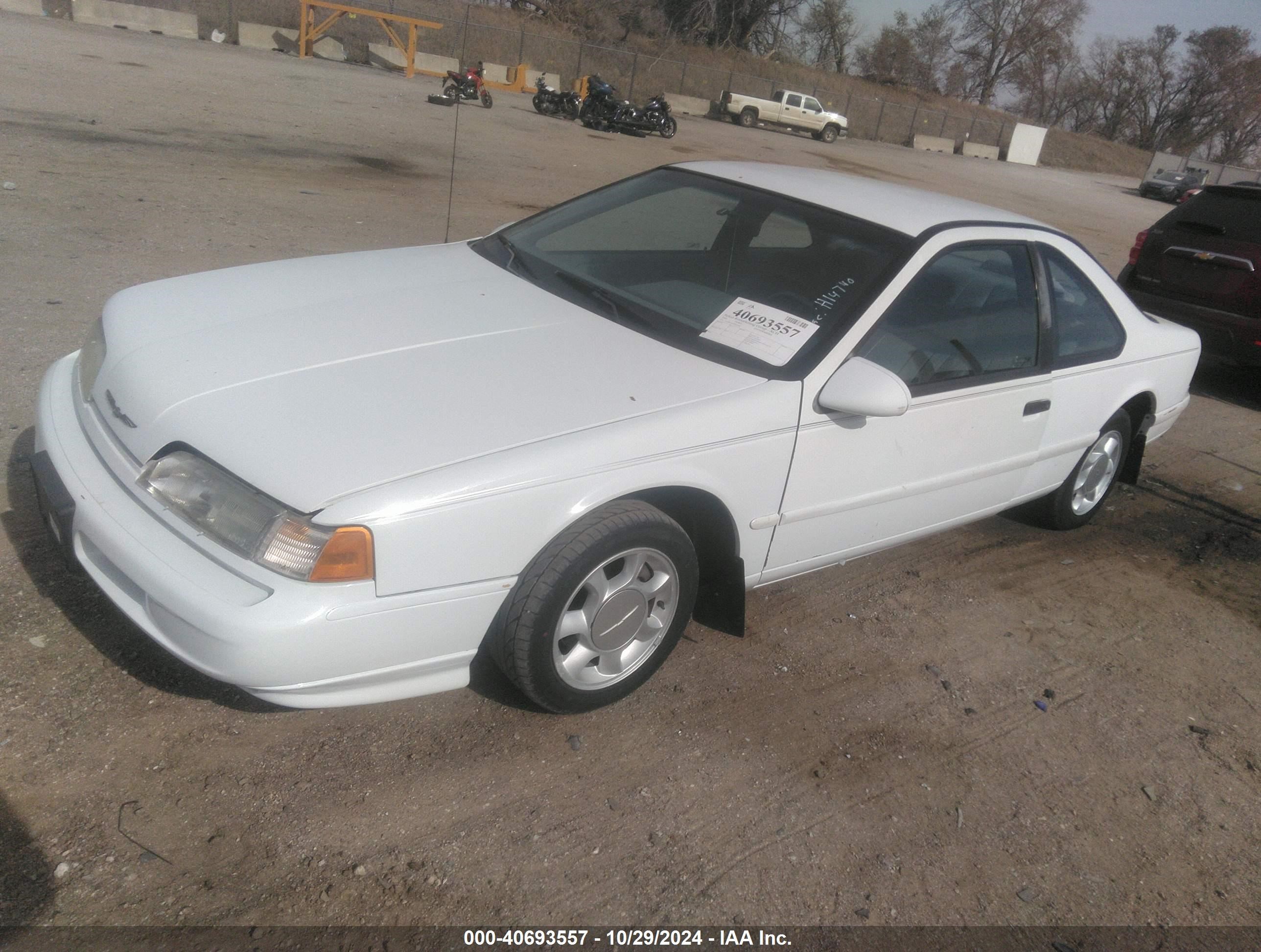 1993 Ford Thunderbird Lx White vin: 1FAPP6247PH147401