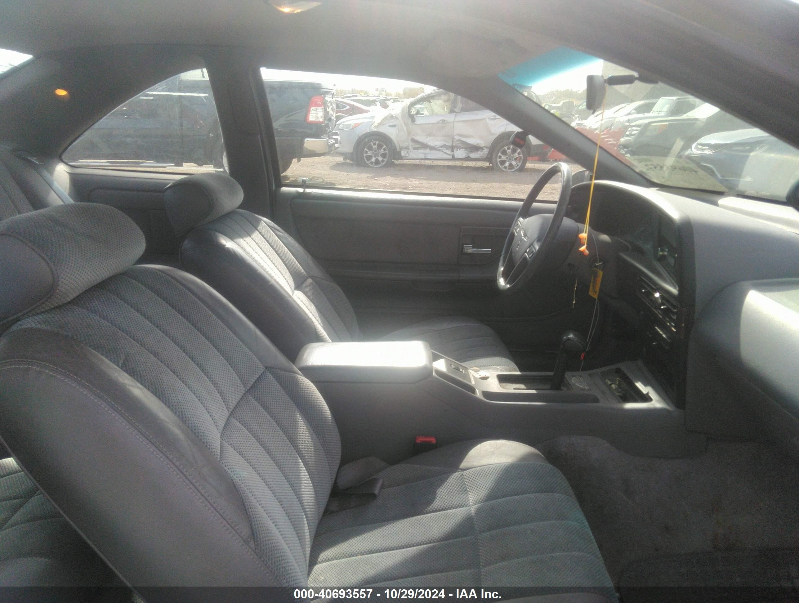 1993 Ford Thunderbird Lx White vin: 1FAPP6247PH147401