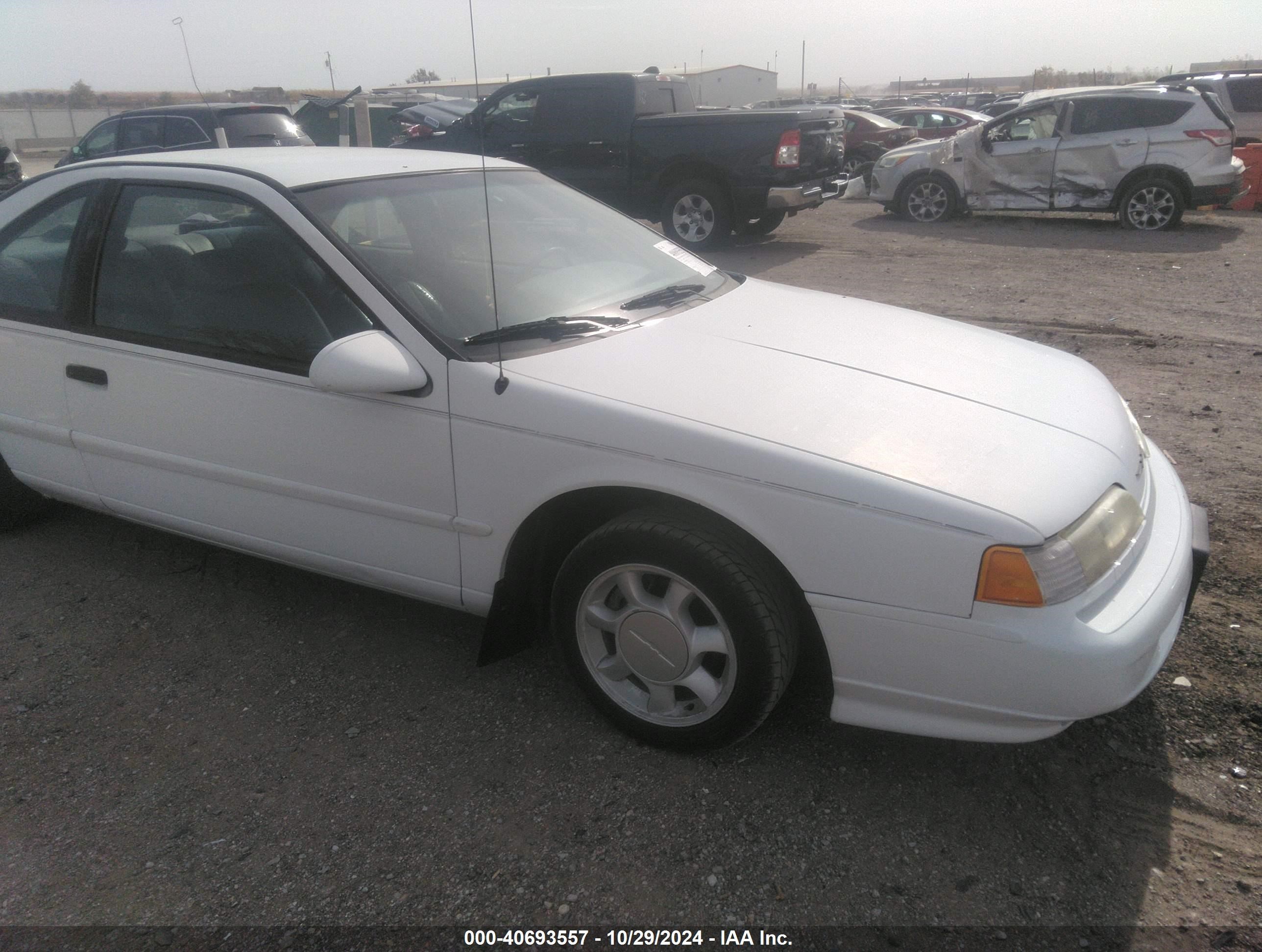 1993 Ford Thunderbird Lx White vin: 1FAPP6247PH147401
