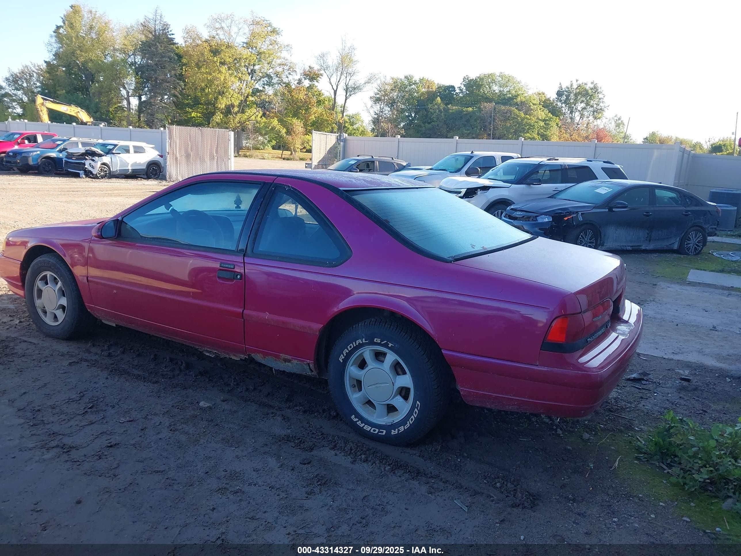 1993 Ford Thunderbird Lx Red vin: 1FAPP624XPH182837