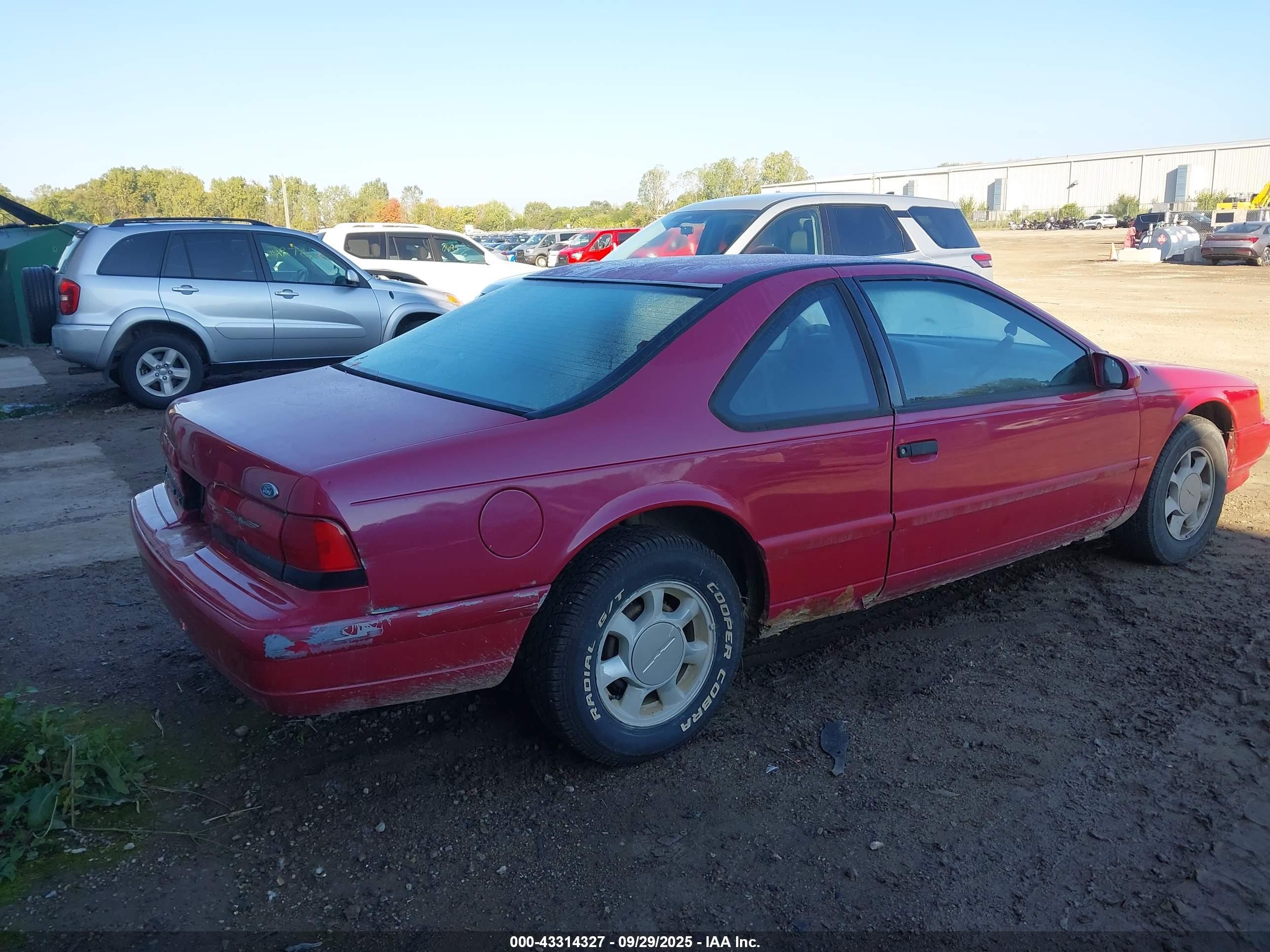 1993 Ford Thunderbird Lx Red vin: 1FAPP624XPH182837
