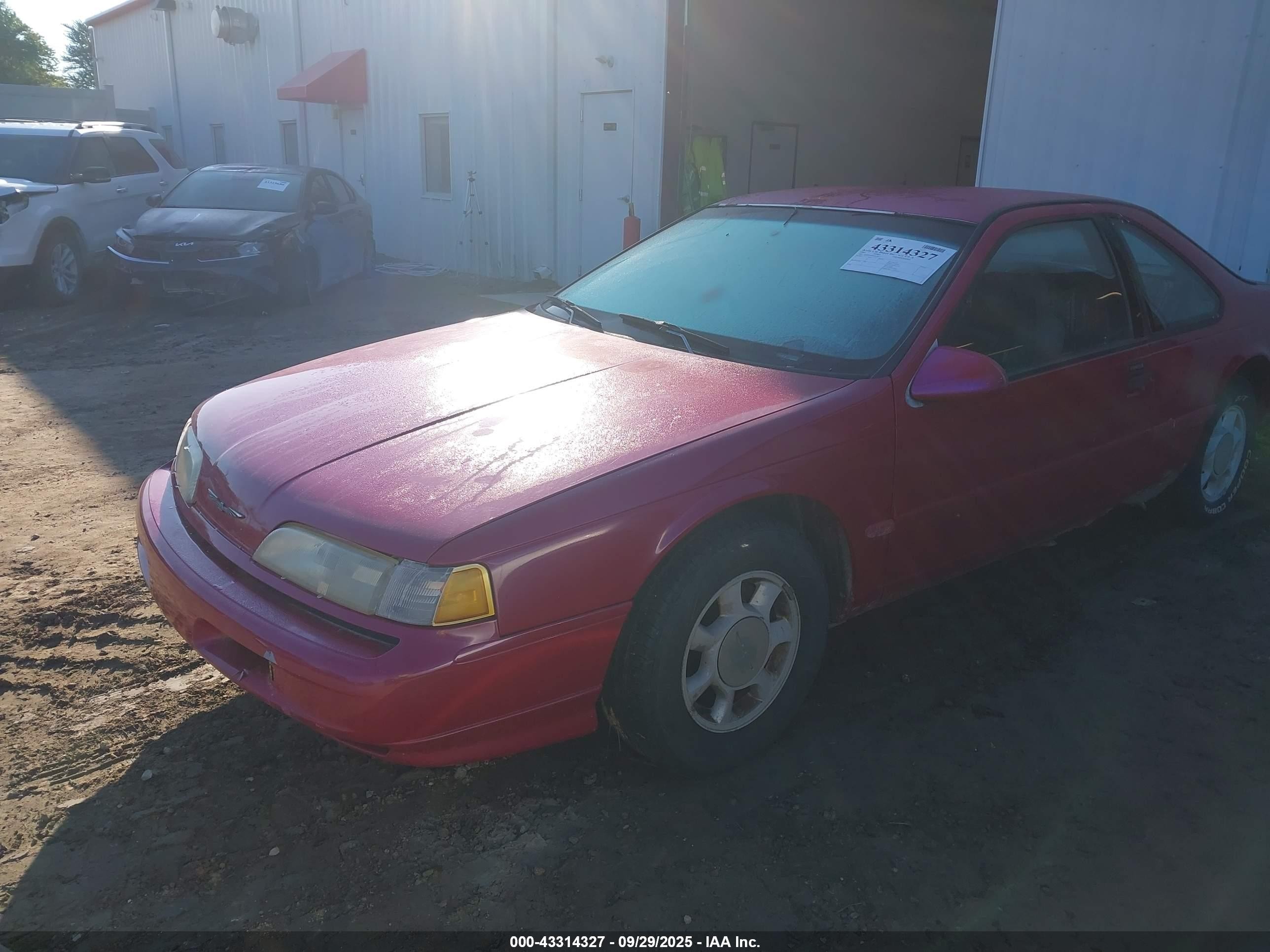 1993 Ford Thunderbird Lx Red vin: 1FAPP624XPH182837