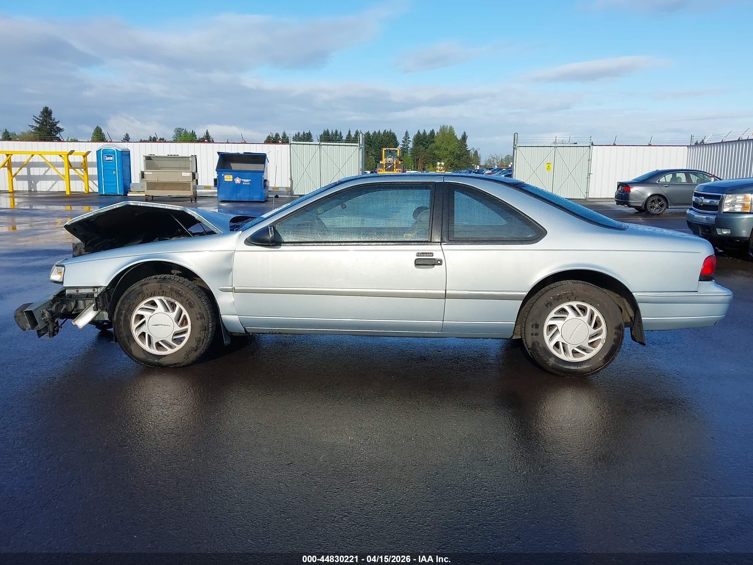 1992 Ford Thunderbird Lx Light Blue vin: 1FAPP62TXNH157389