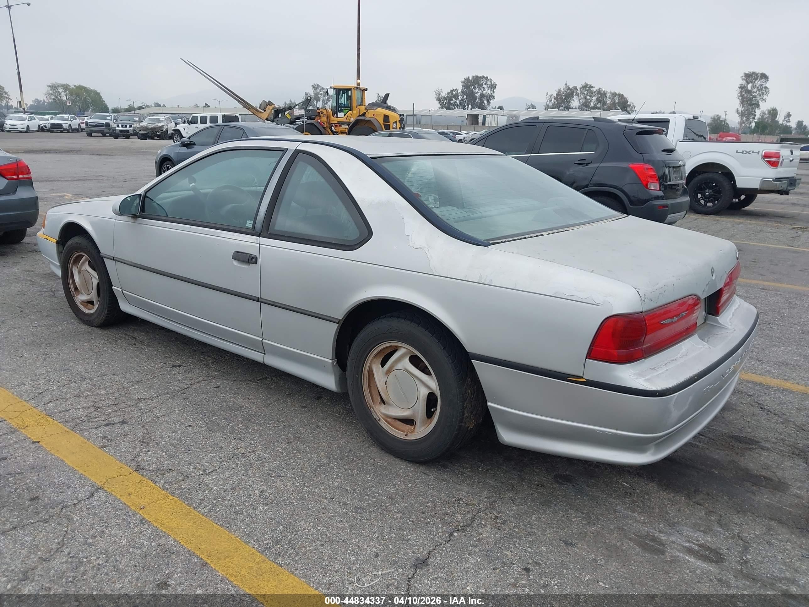 1993 Ford Thunderbird Super Coupe Серебряный vin: 1FAPP64R6PH138035