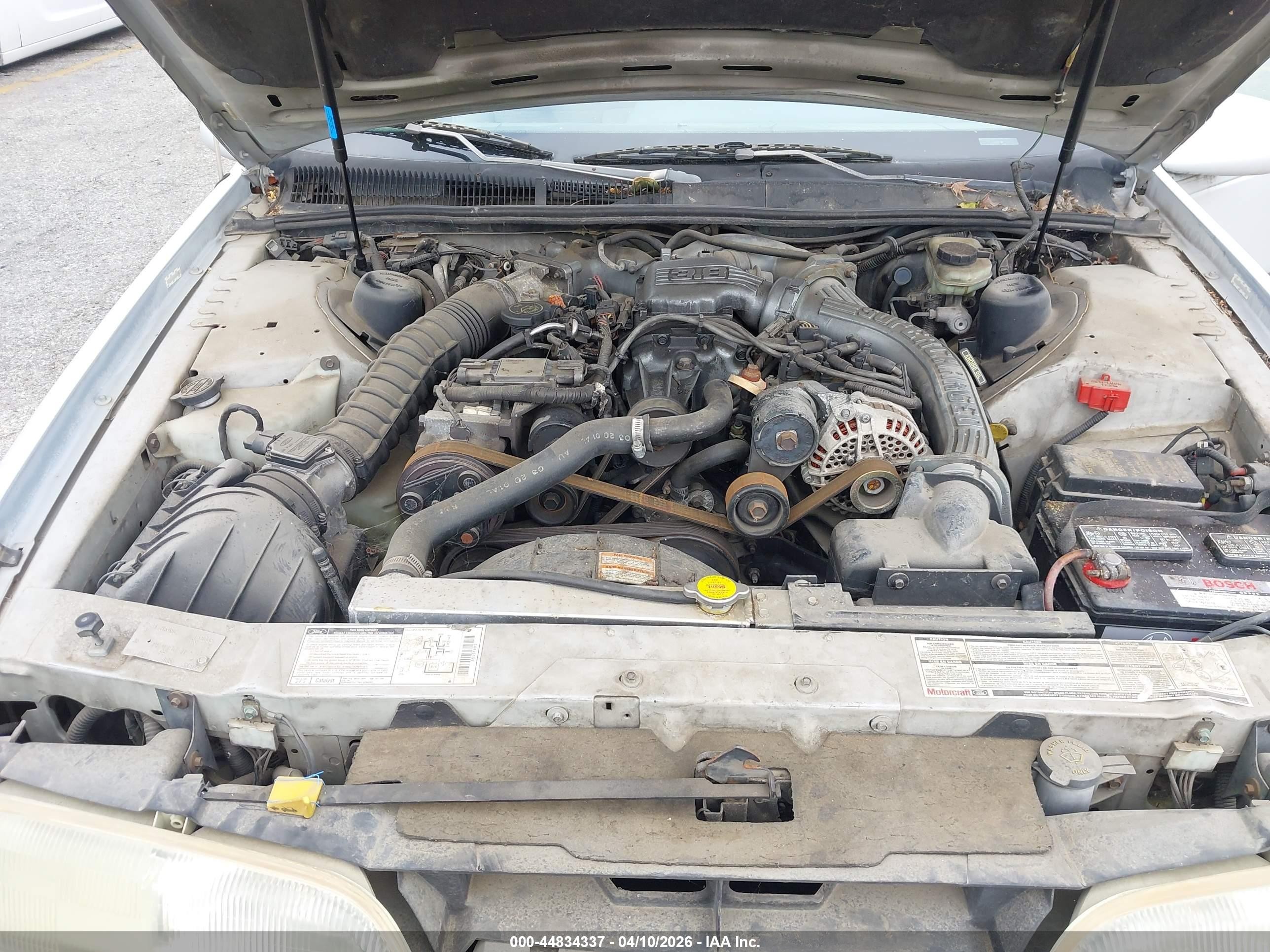 1993 Ford Thunderbird Super Coupe Серебряный vin: 1FAPP64R6PH138035