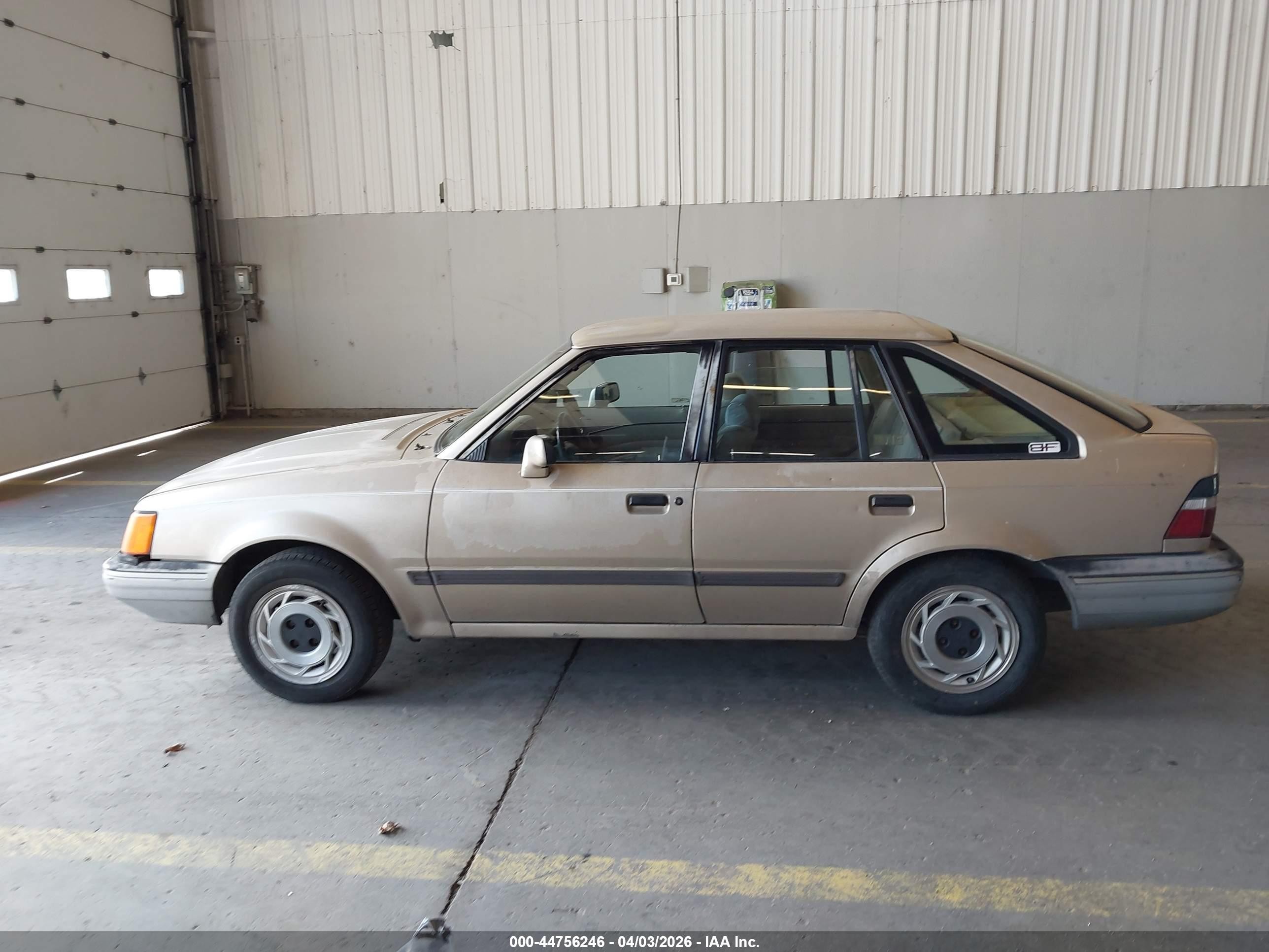 1989 Ford Escort Lx Бежевый vin: 1FAPP9590KW331222