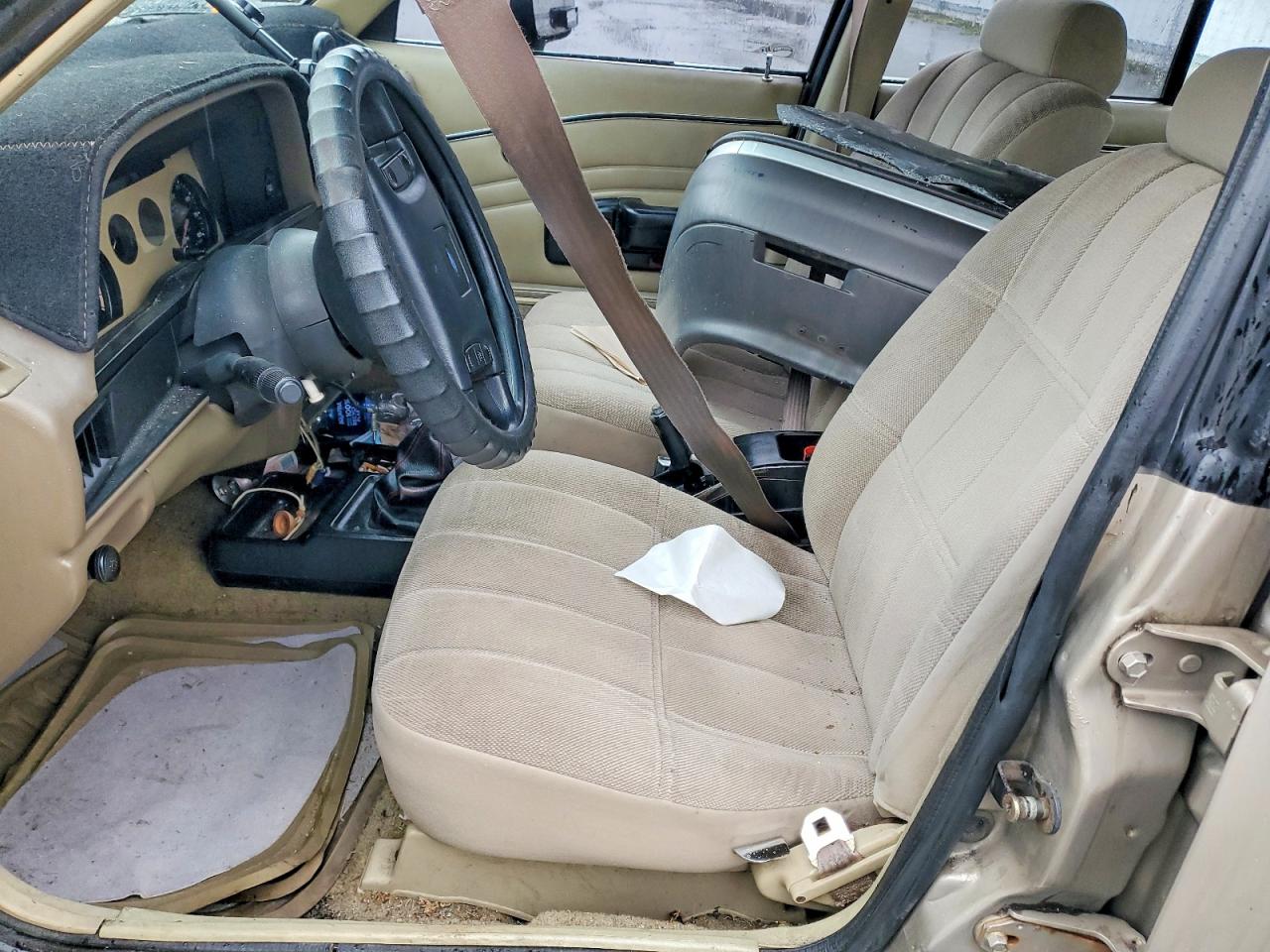 1989 Ford Escort Lx Tan vin: 1FAPP9595KW260180