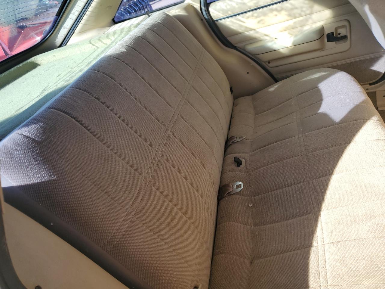 1989 Ford Escort Lx Tan vin: 1FAPP9597KW118042