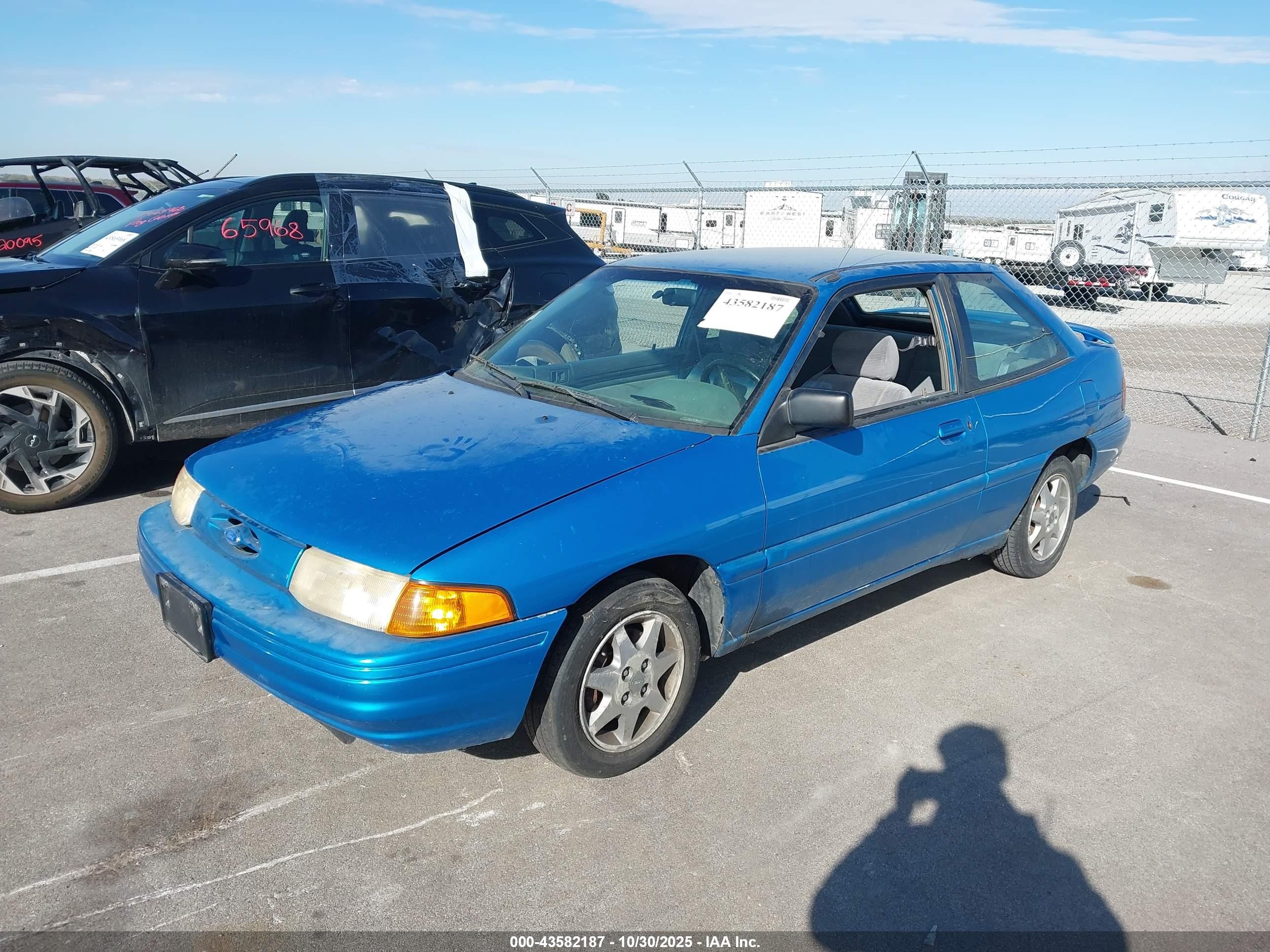 1994 Ford Escort Lx/sport Blue vin: 1FARP11J8RW336480