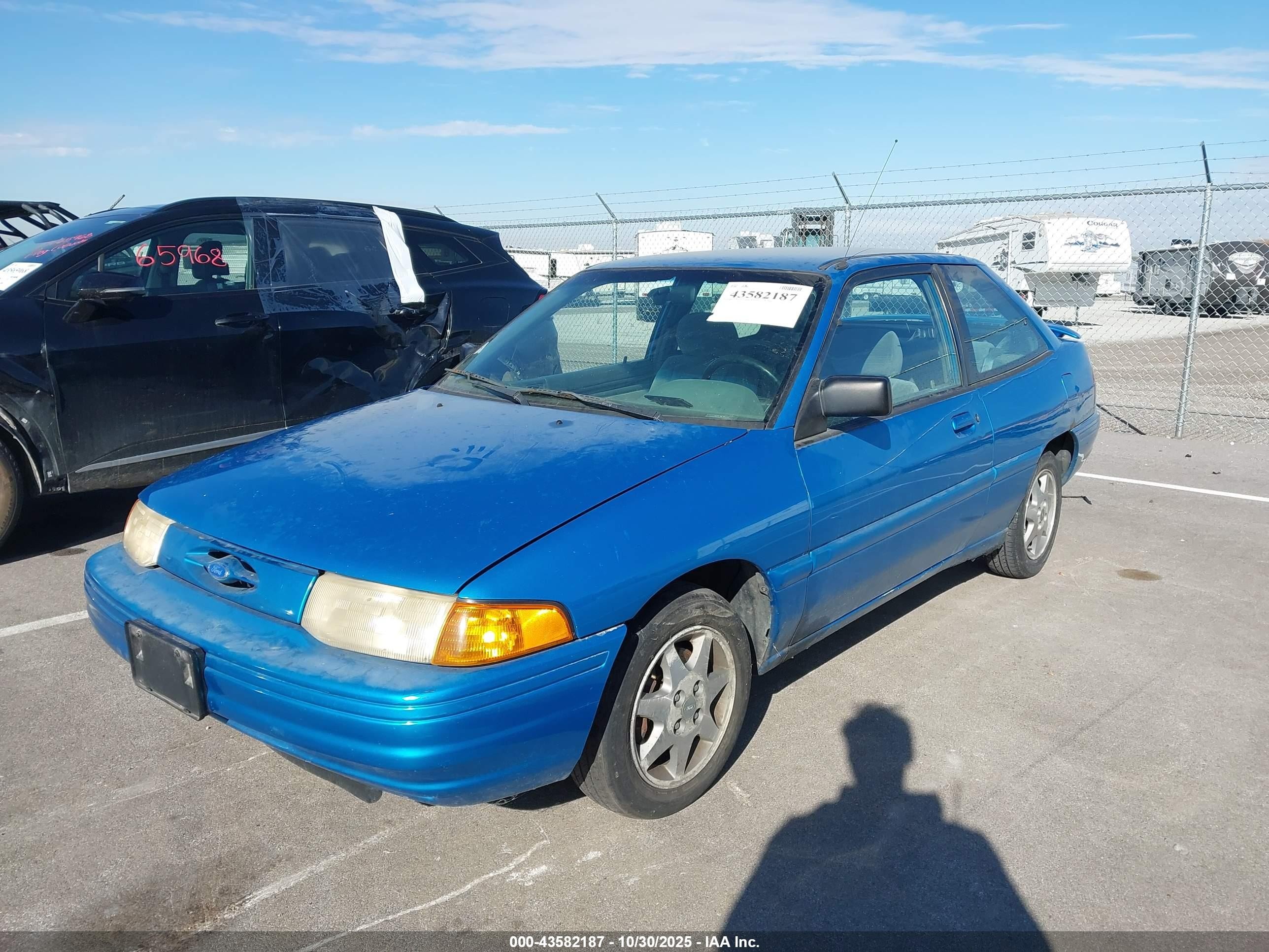 1994 Ford Escort Lx/sport Blue vin: 1FARP11J8RW336480
