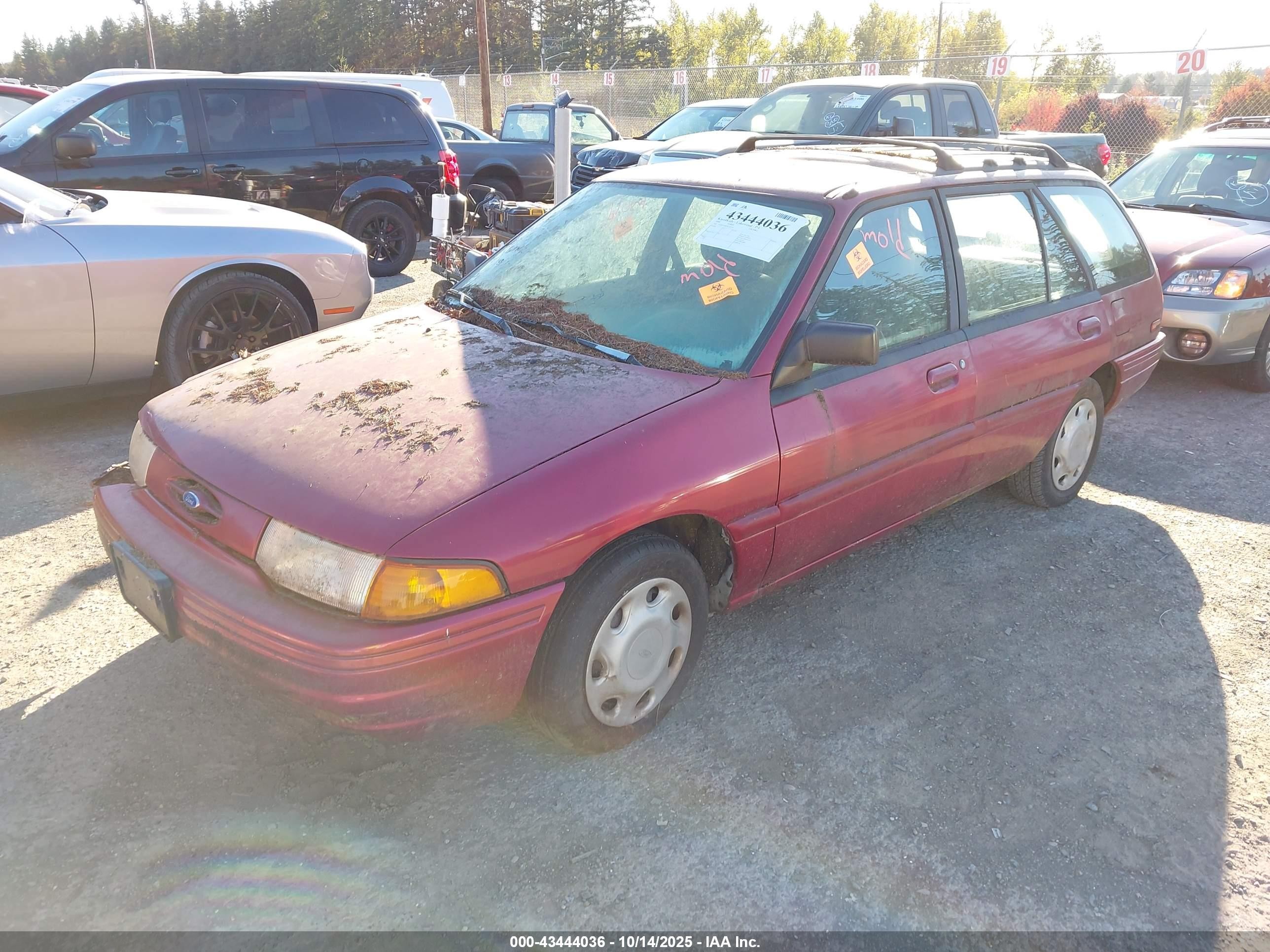 1994 Ford Escort Lx/sport Red vin: 1FARP15J0RW123324