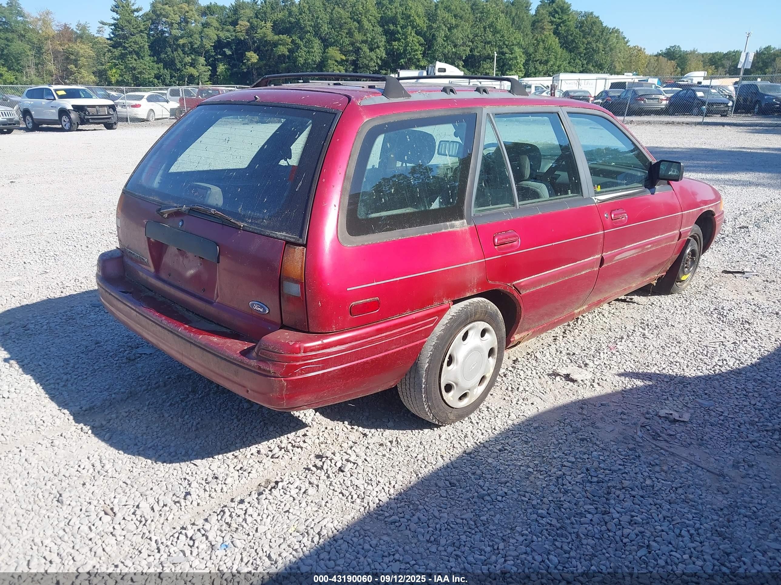 1994 Ford Escort Lx/sport Red vin: 1FARP15J0RW162642