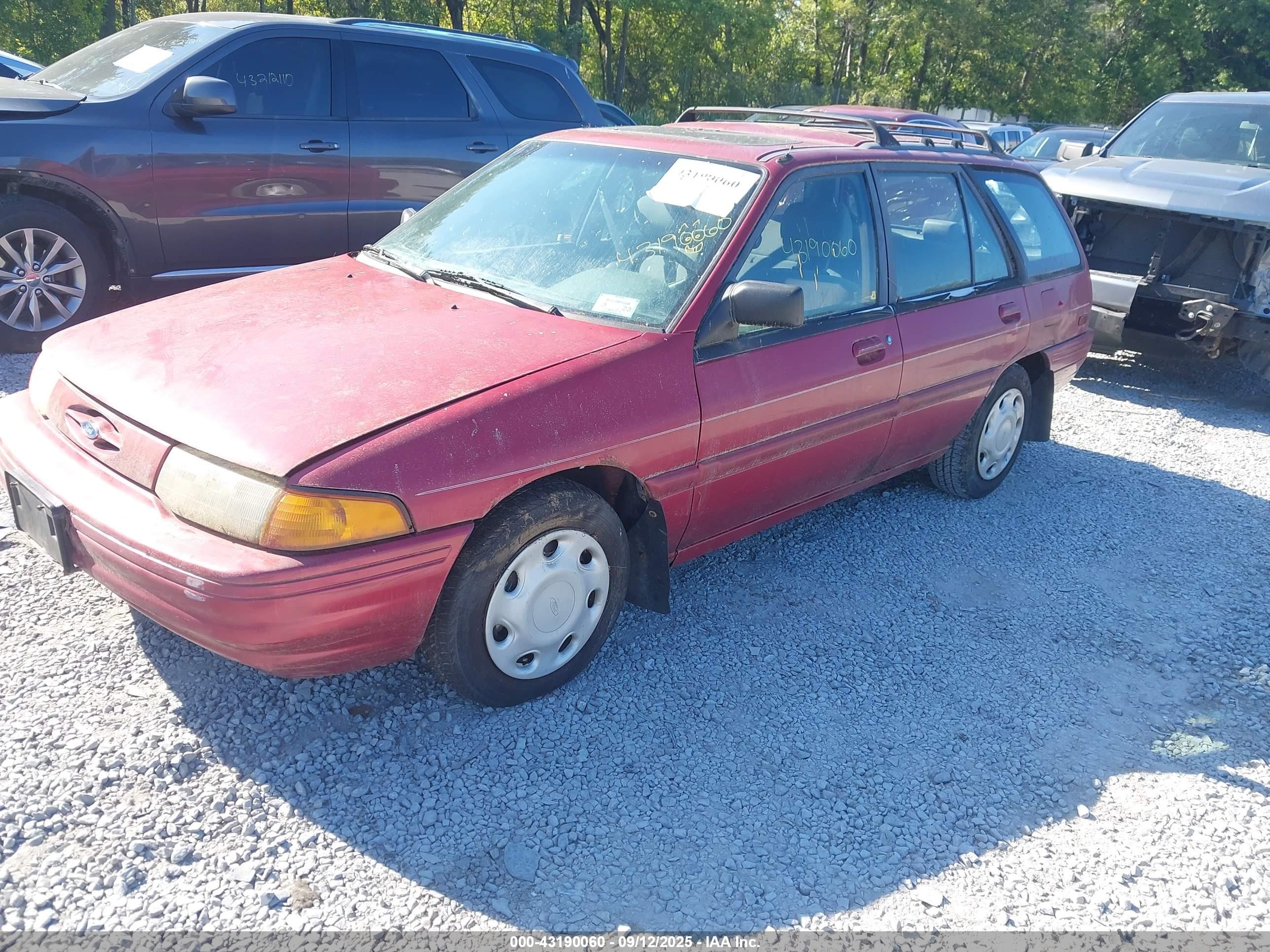 1994 Ford Escort Lx/sport Red vin: 1FARP15J0RW162642