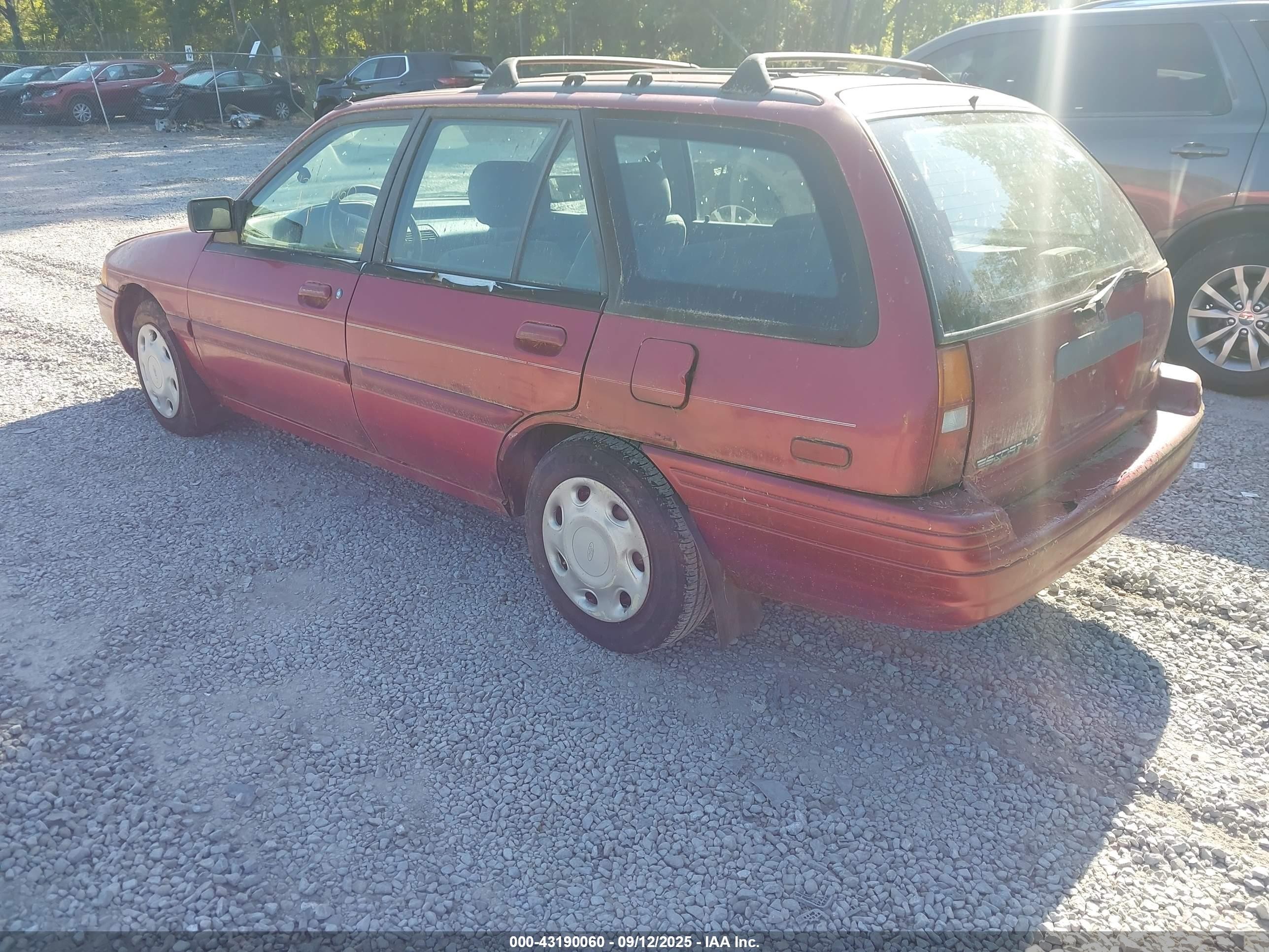 1994 Ford Escort Lx/sport Red vin: 1FARP15J0RW162642