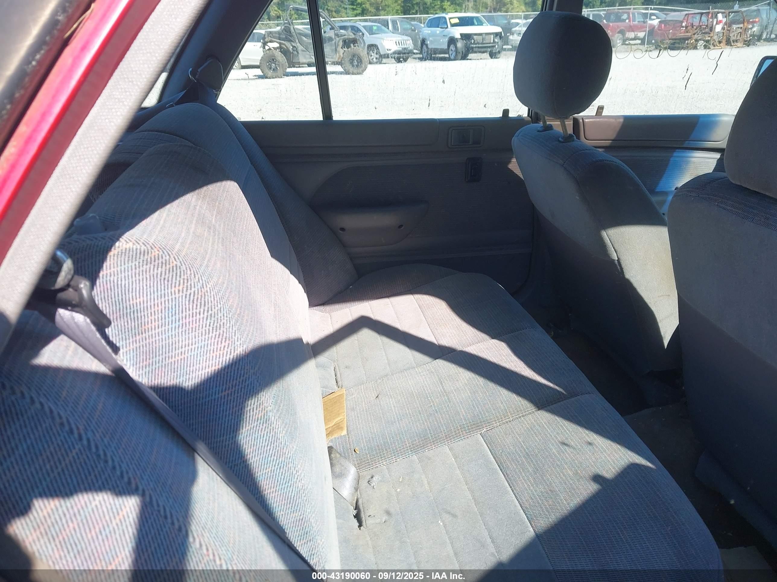 1994 Ford Escort Lx/sport Red vin: 1FARP15J0RW162642