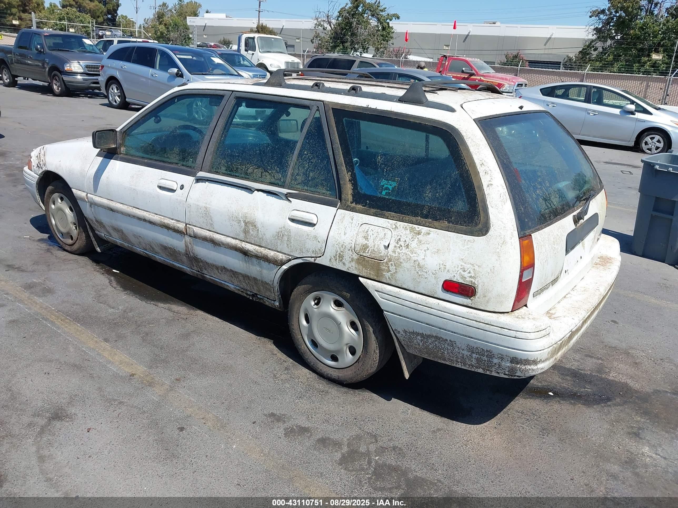 1994 Ford Escort Lx/sport White vin: 1FARP15J3RW195067