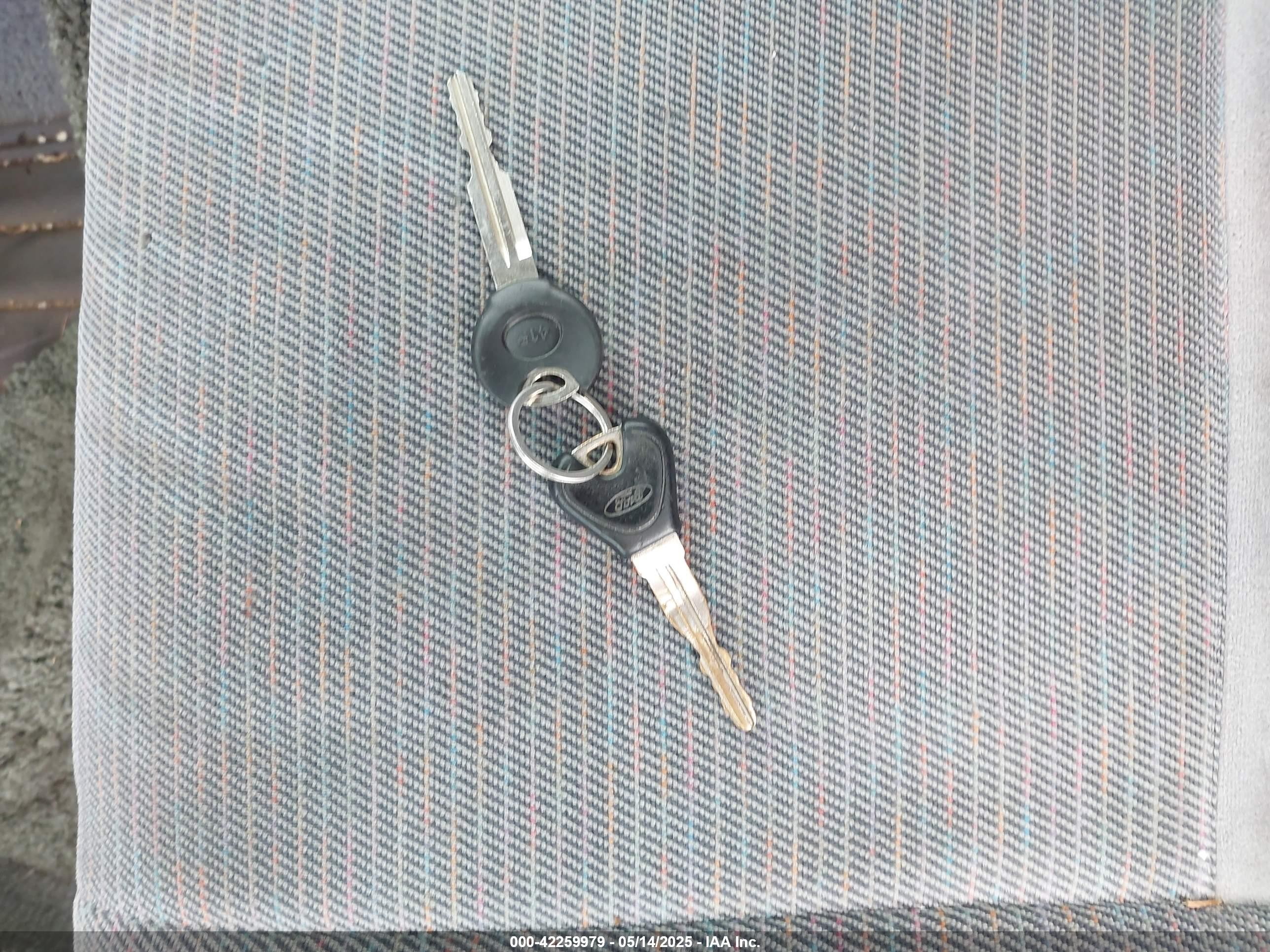 1996 Ford Escort Lx Silver vin: 1FASP11J9TW180412