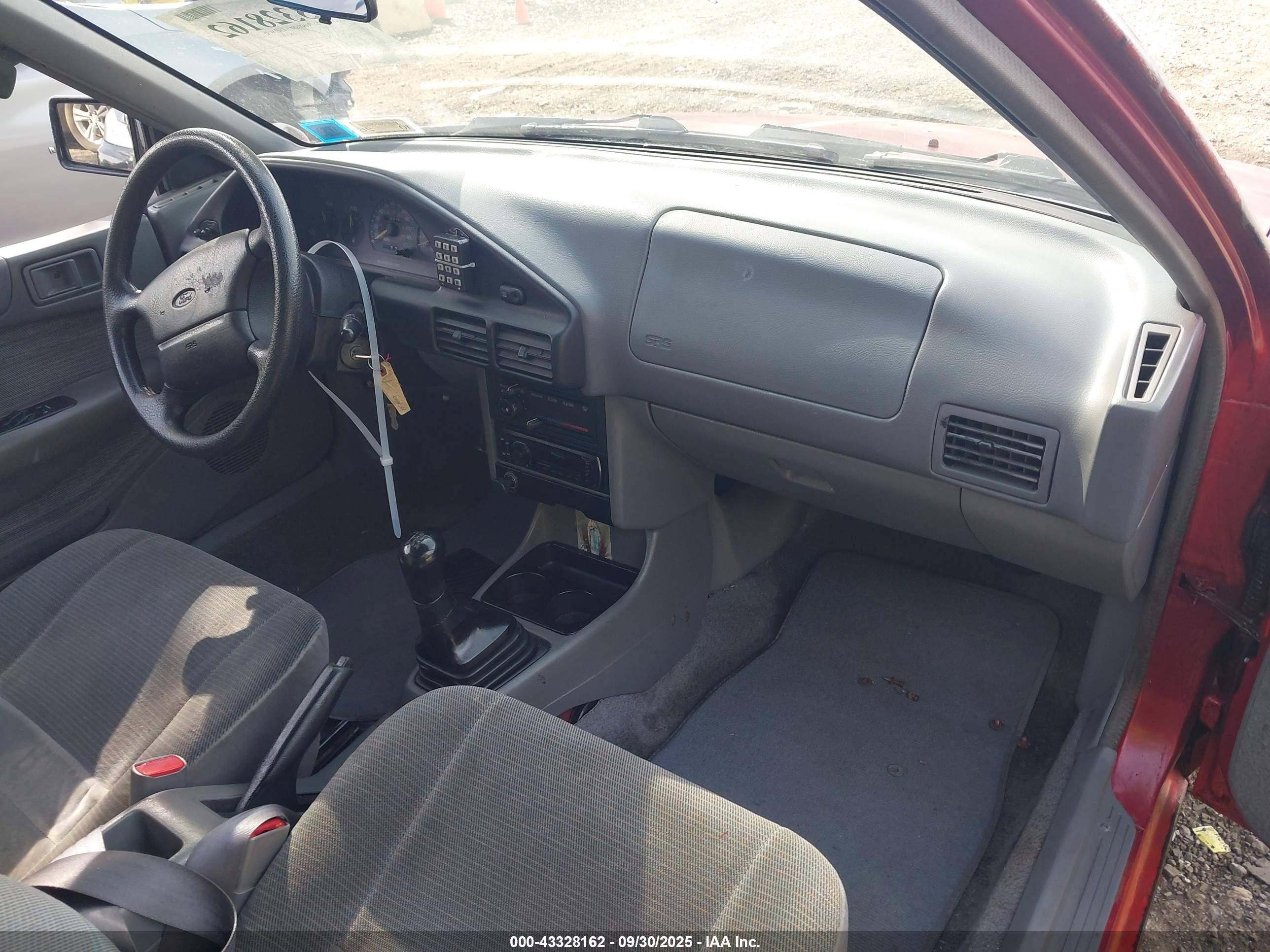 1995 Ford Escort Lx/sport Red vin: 1FASP11JXSW231950