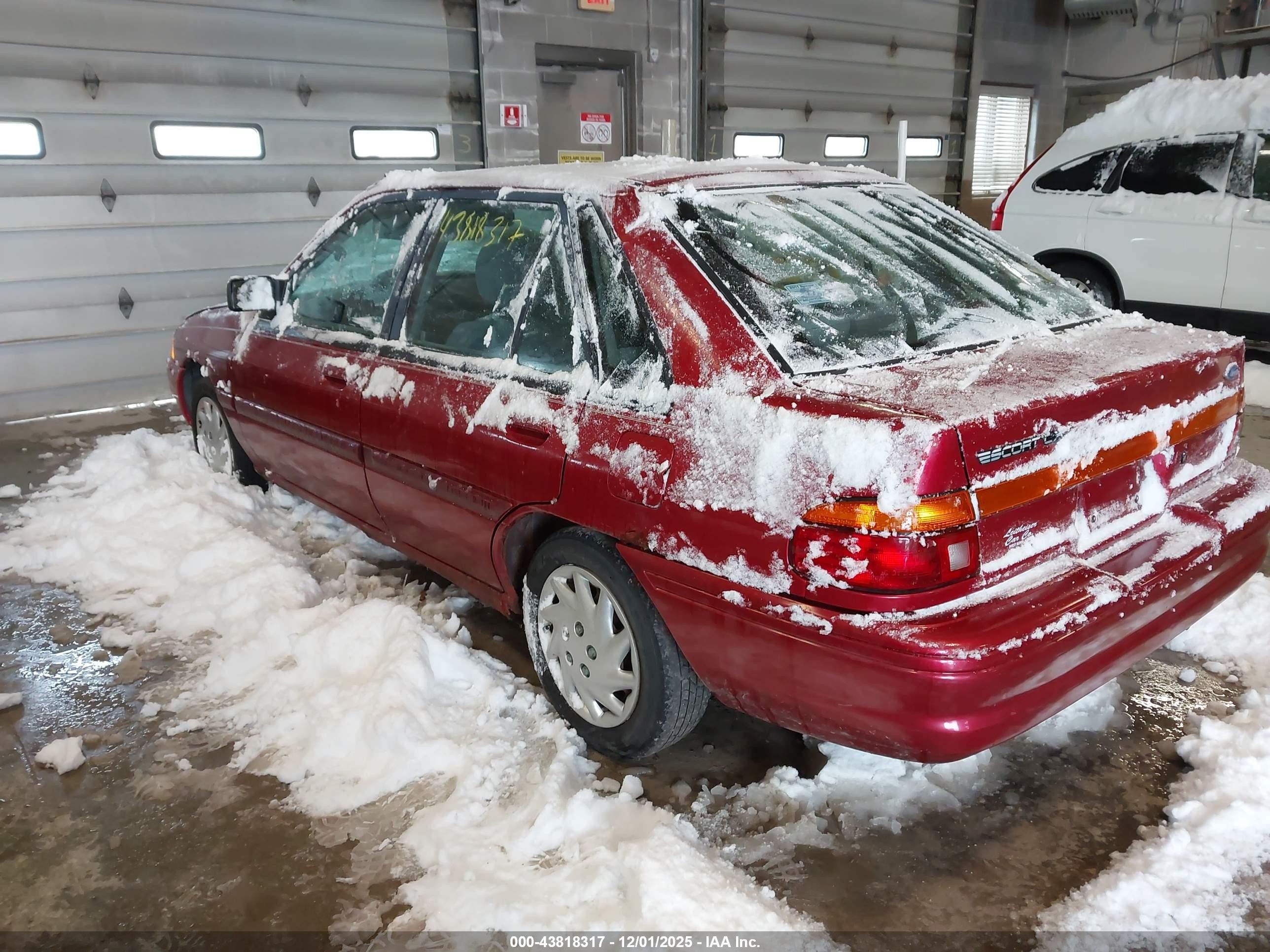 1995 Ford Escort Lx/sport Red vin: 1FASP14J6SW192303