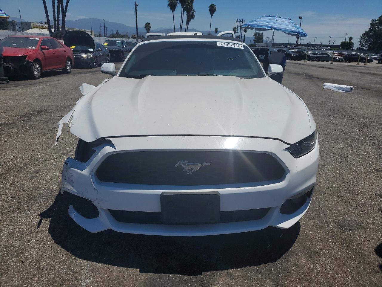 2015 Ford Mustang White vin: 1FATP8EM0F5415050