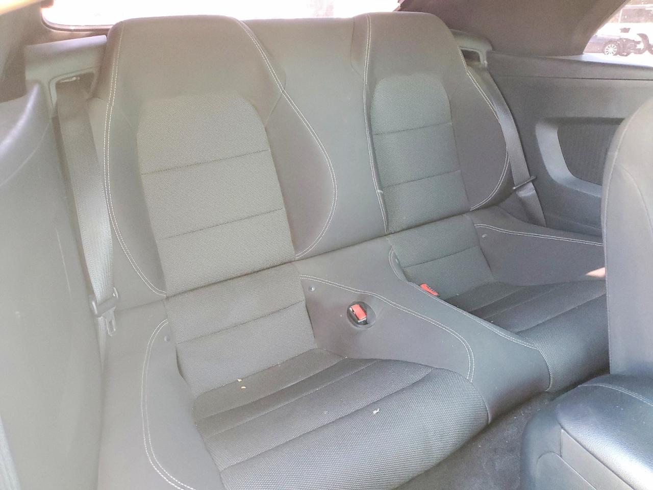 2015 Ford Mustang White vin: 1FATP8EM0F5415050