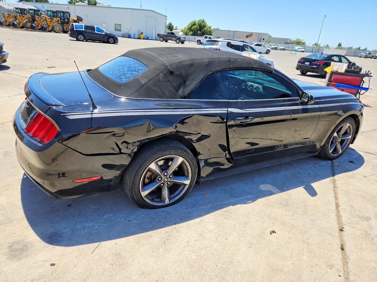 2015 Ford Mustang Black vin: 1FATP8EM2F5352114