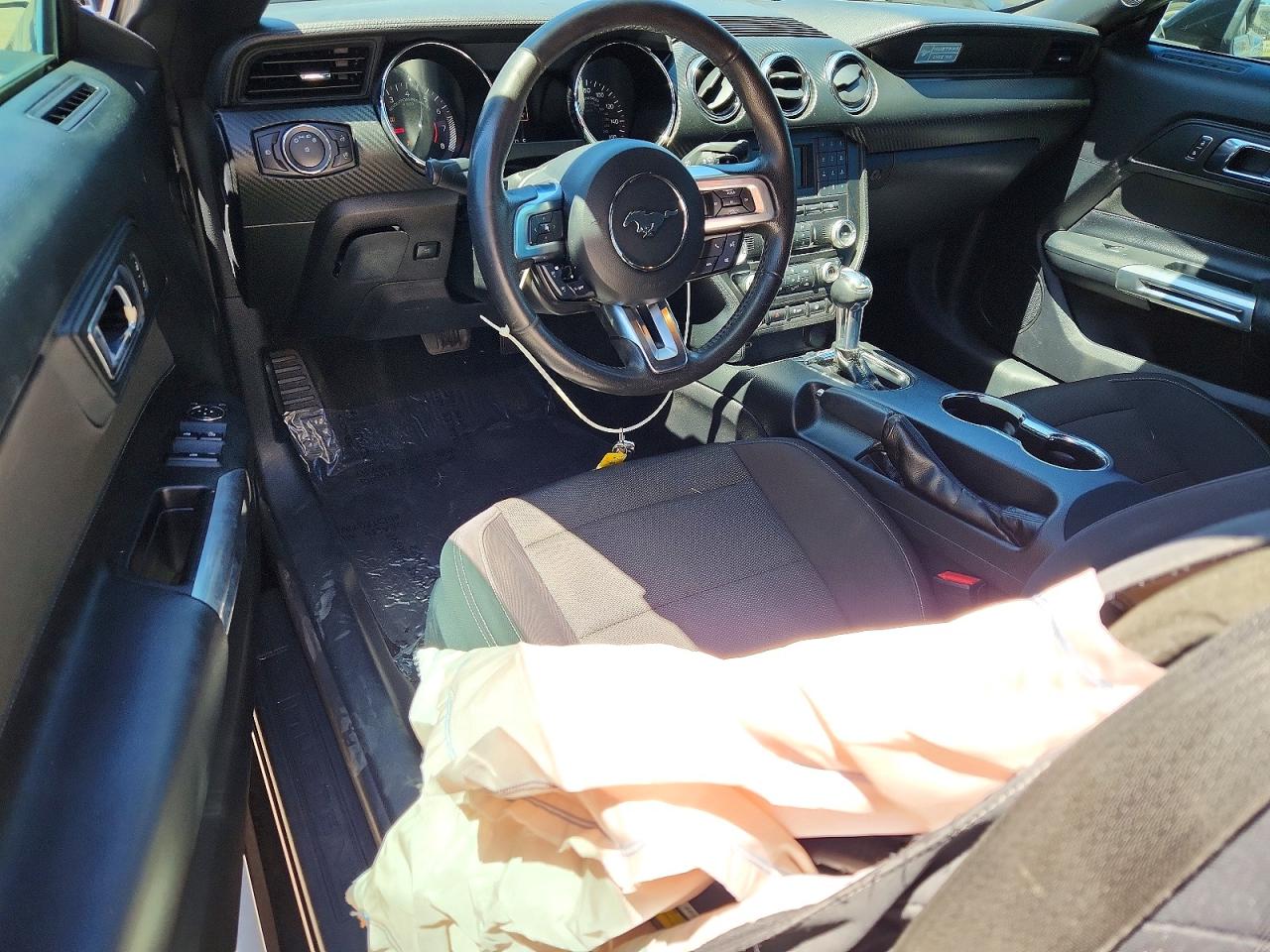 2015 Ford Mustang Black vin: 1FATP8EM2F5352114