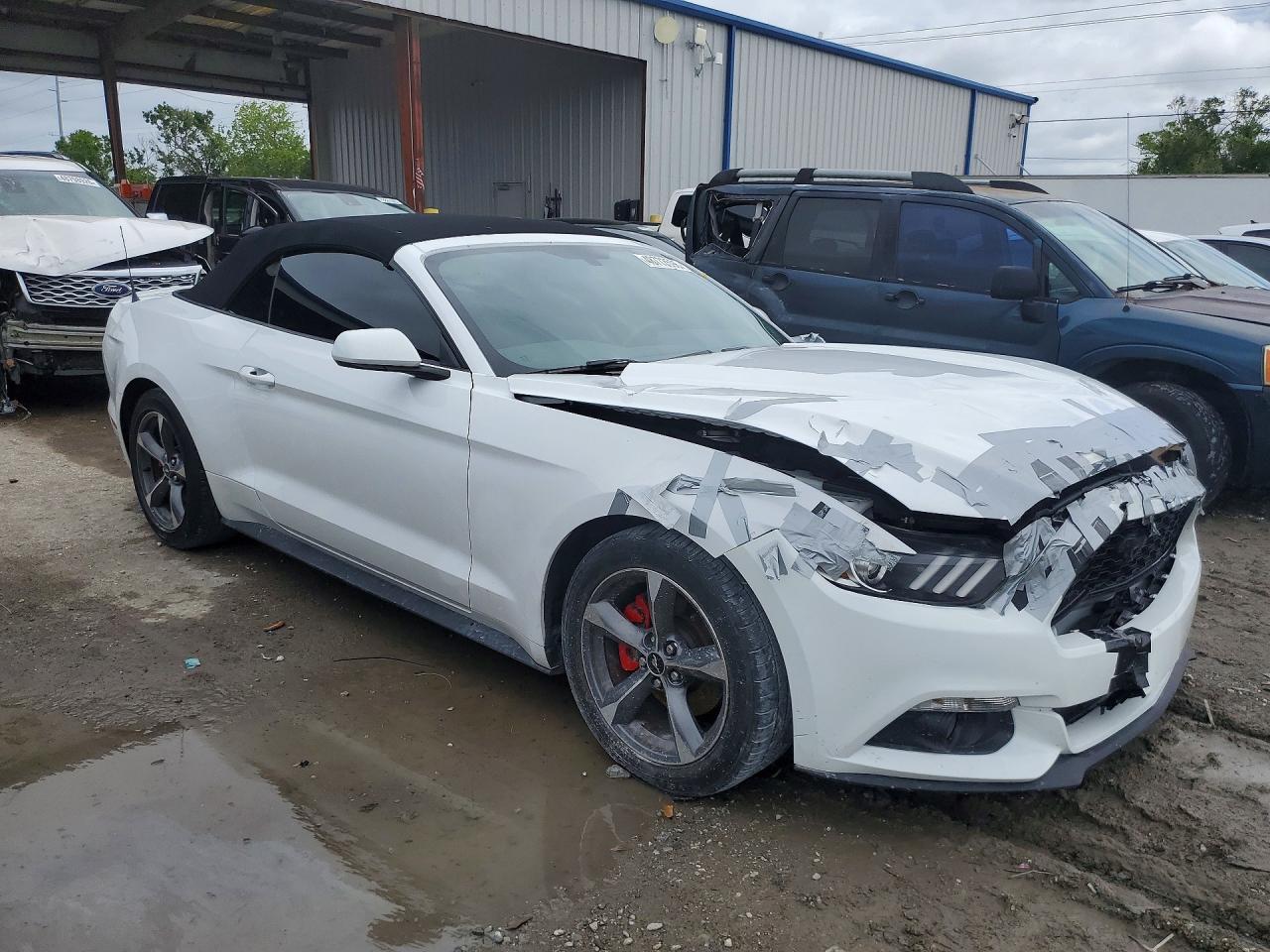 2015 Ford Mustang White vin: 1FATP8EM2F5359337