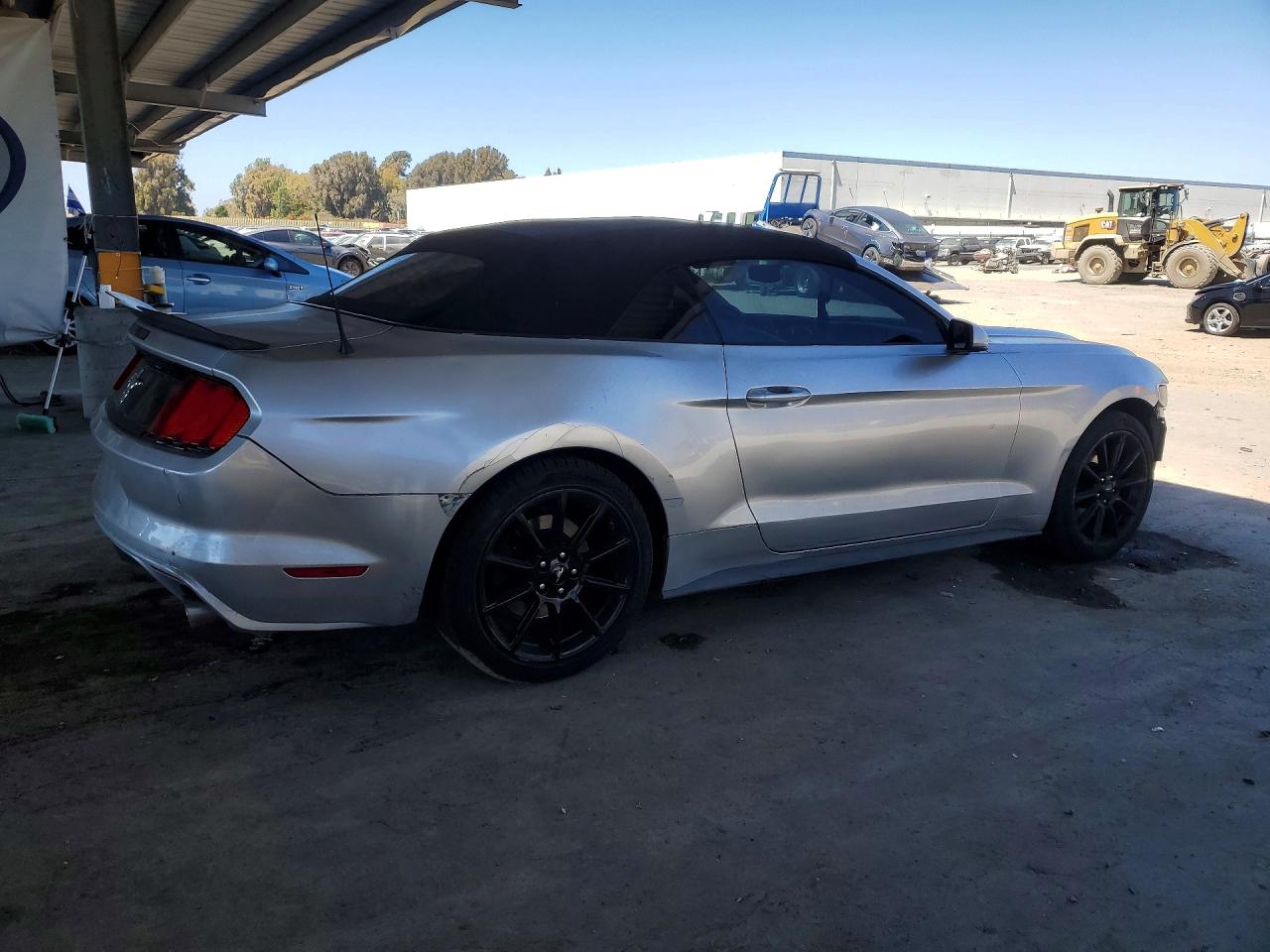 2015 Ford Mustang Silver vin: 1FATP8EM3F5359895