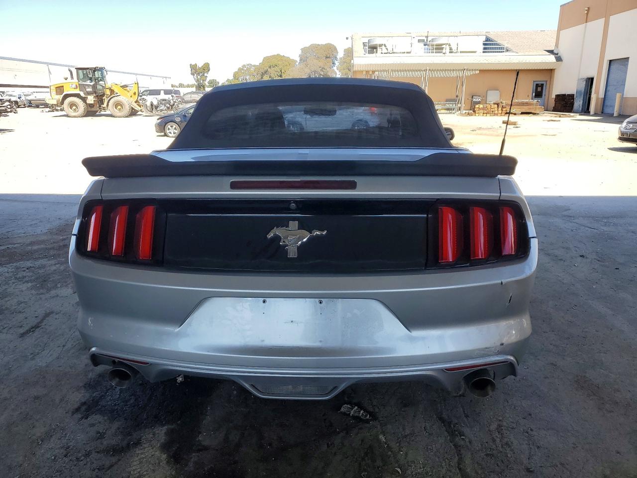 2015 Ford Mustang Silver vin: 1FATP8EM3F5359895