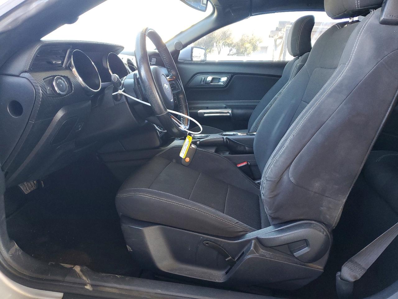 2015 Ford Mustang Silver vin: 1FATP8EM3F5359895