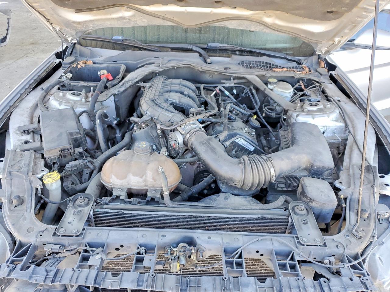 2015 Ford Mustang Silver vin: 1FATP8EM3F5359895