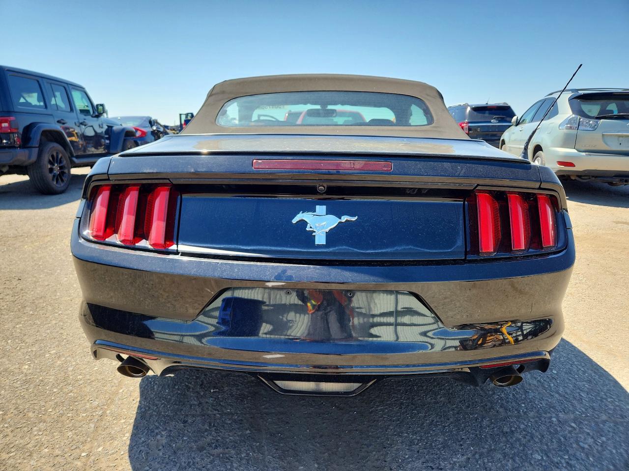 2015 Ford Mustang Black vin: 1FATP8EM5F5326851