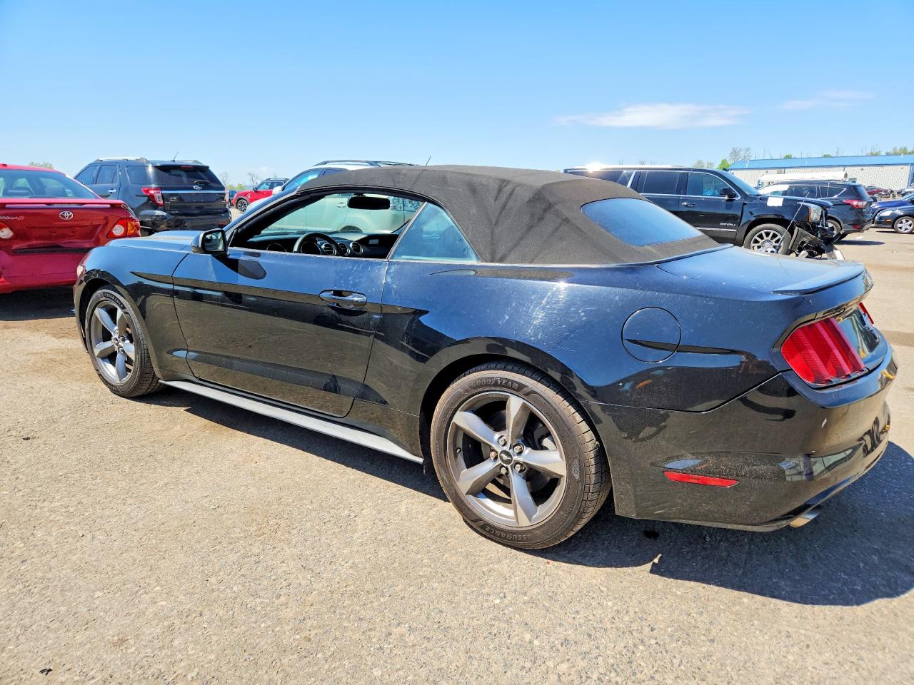 2015 Ford Mustang Black vin: 1FATP8EM5F5326851