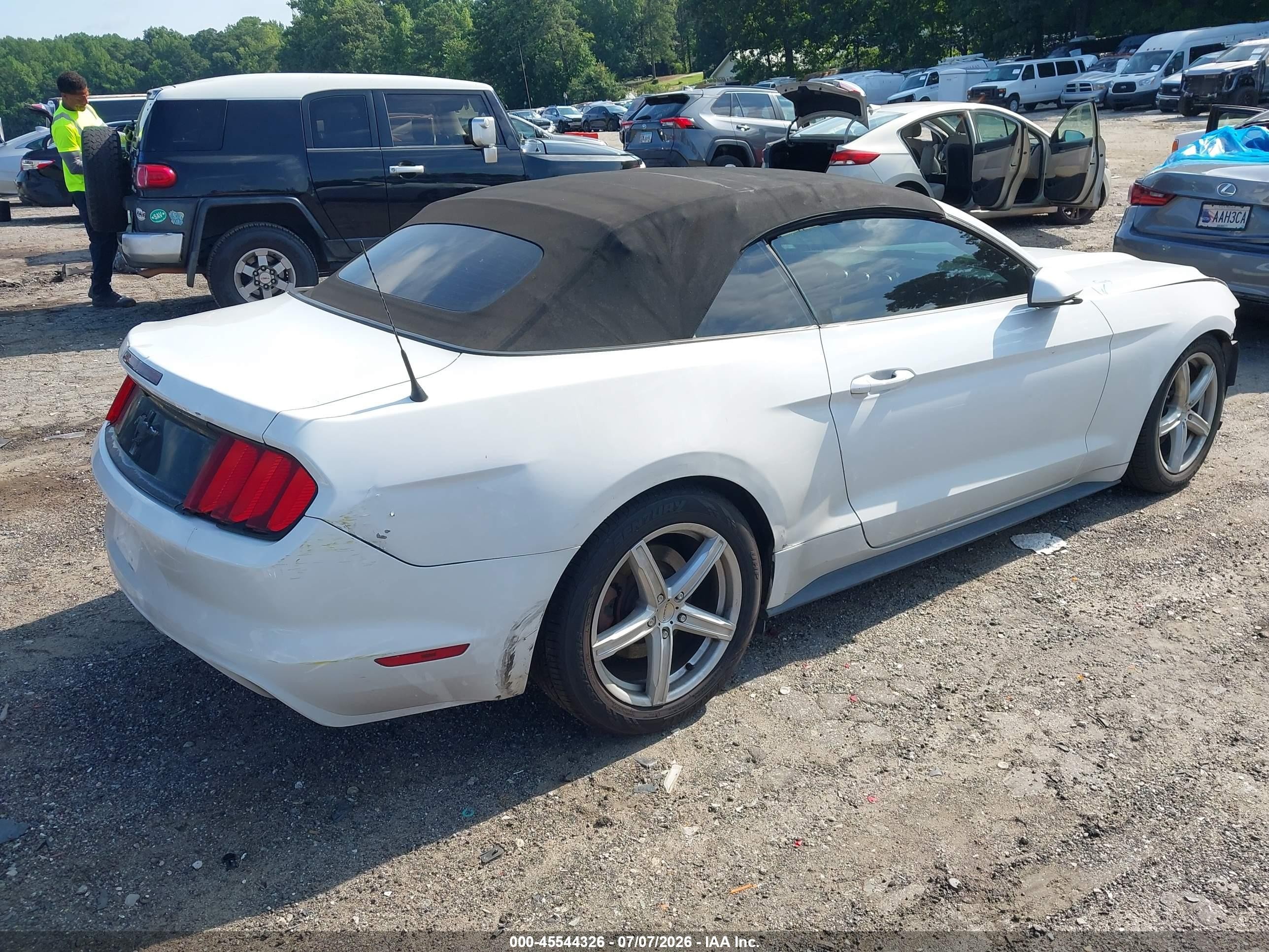 2015 Ford Mustang V6 White vin: 1FATP8EM5F5356237