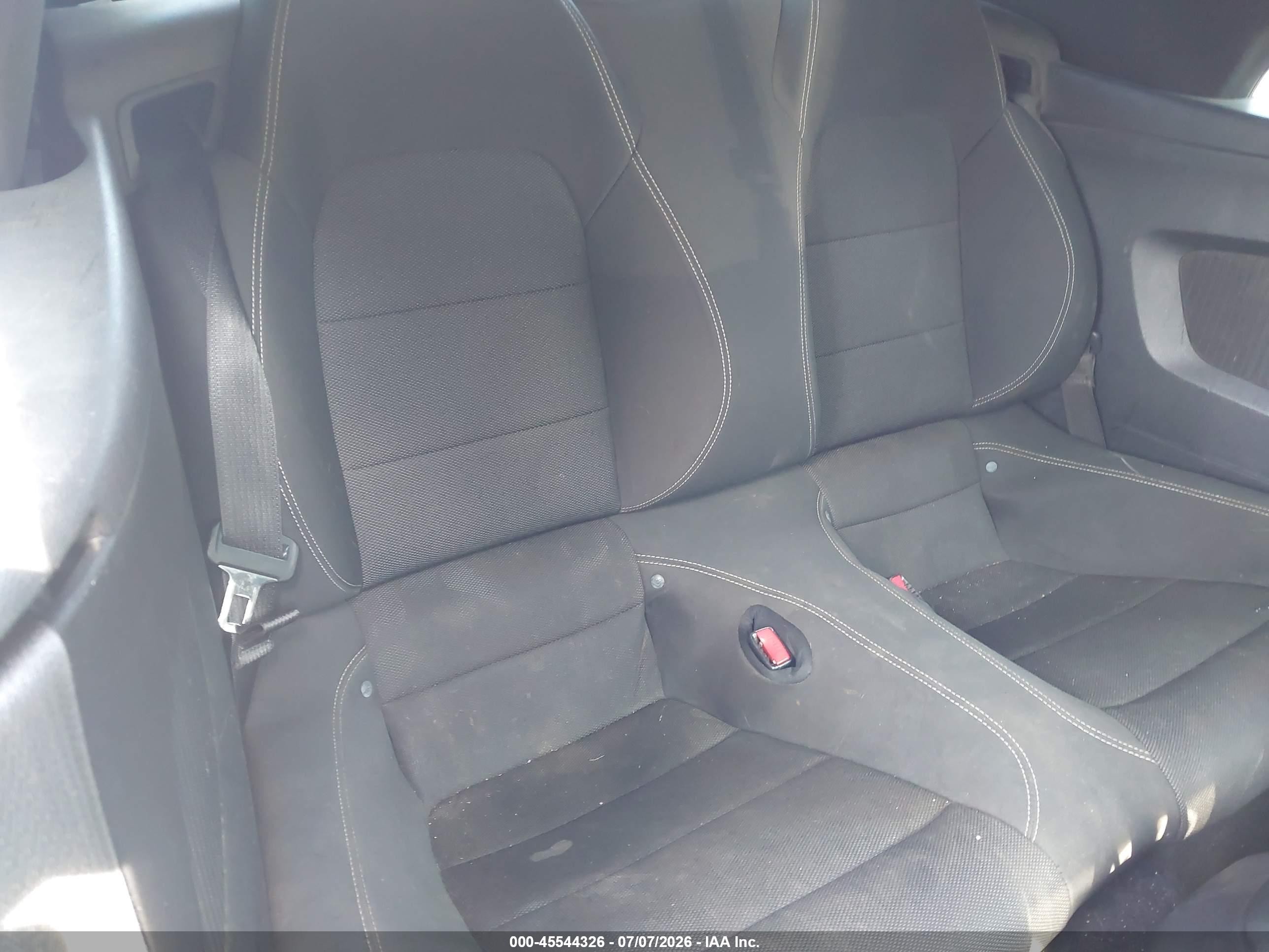 2015 Ford Mustang V6 White vin: 1FATP8EM5F5356237