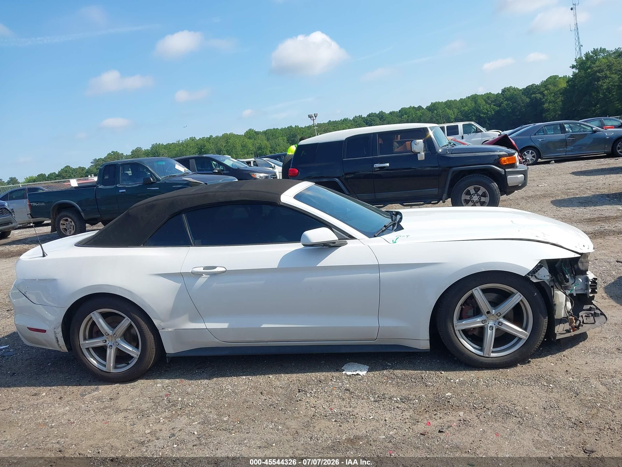 2015 Ford Mustang V6 White vin: 1FATP8EM5F5356237