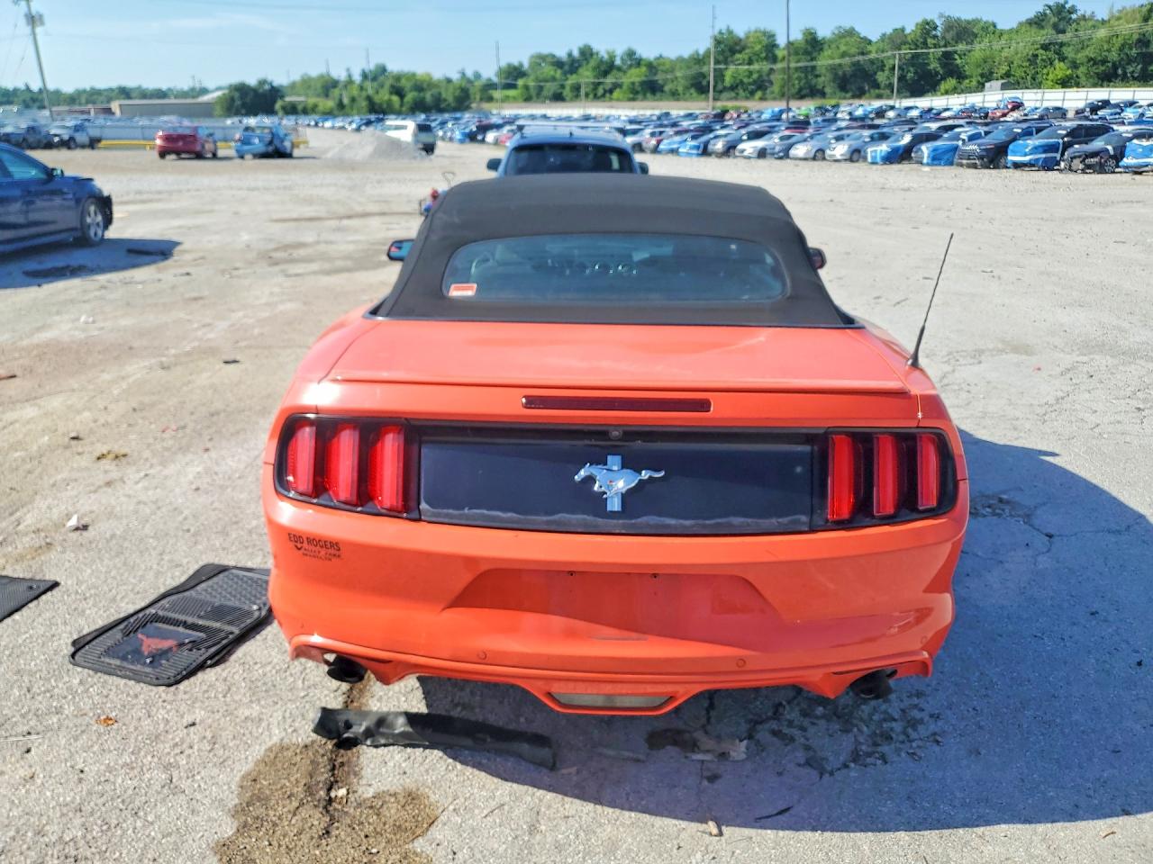 2015 Ford Mustang Orange vin: 1FATP8EM5F5390520